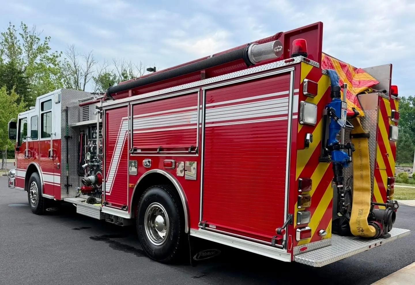 2008 Pierce 4x4 Pumper - image 8