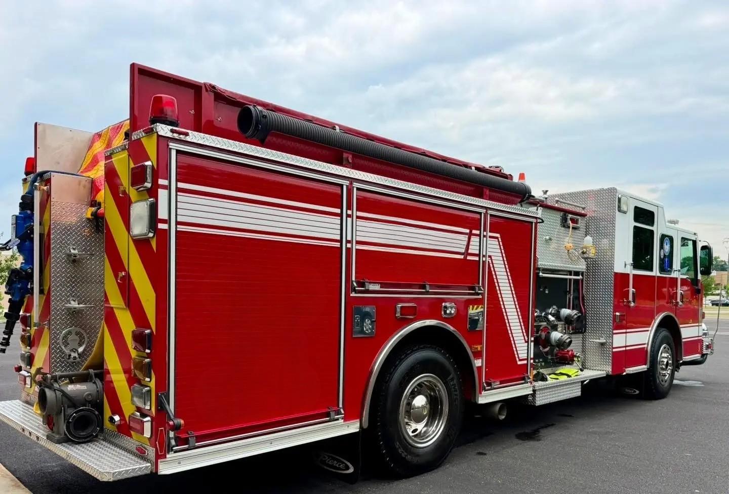 2008 Pierce 4x4 Pumper - image 7