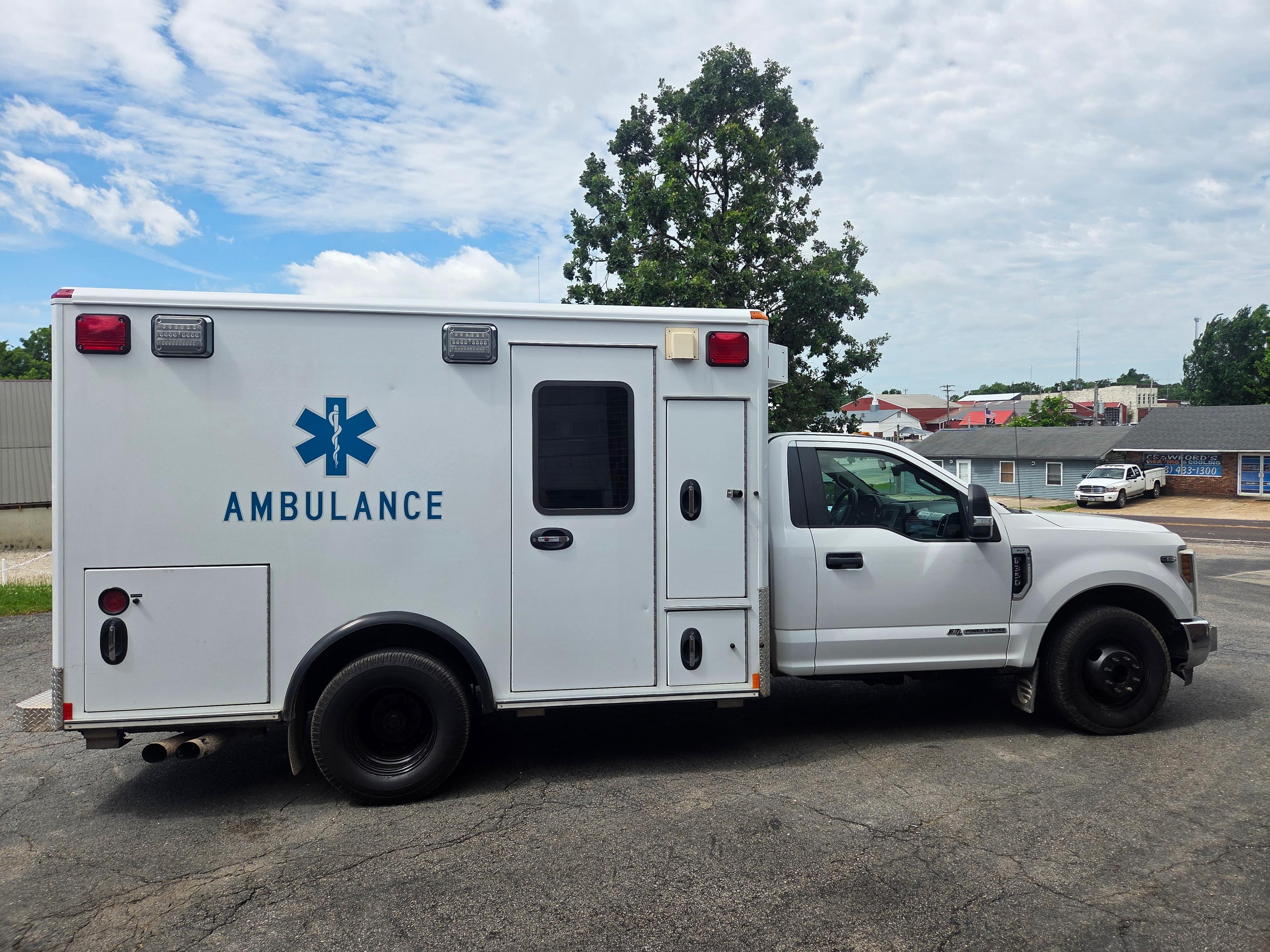 2019 Ford F350 Type I Ambulance - image 3