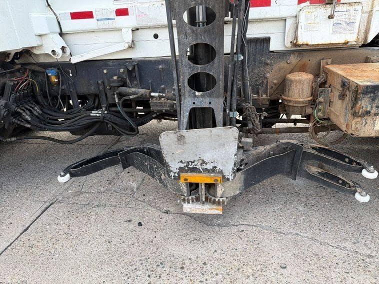 2015 Autocar McNeilus Side Loader - image 33