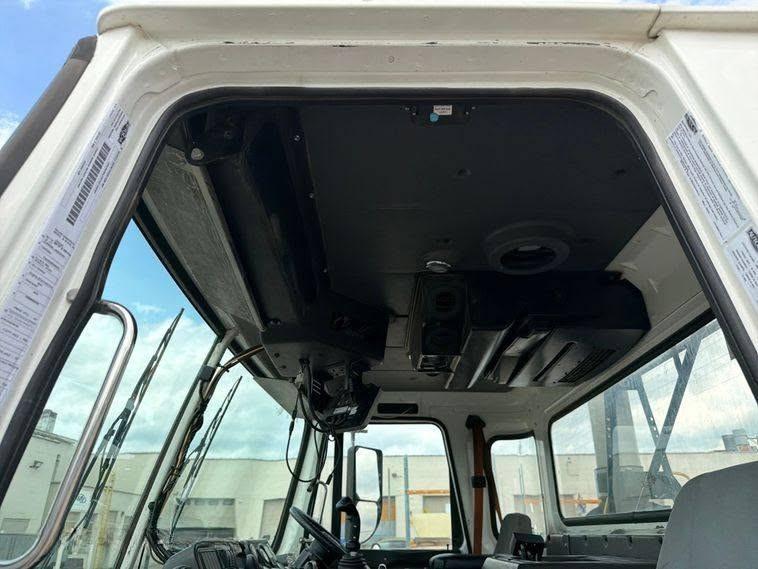 2015 Autocar McNeilus Side Loader - image 26