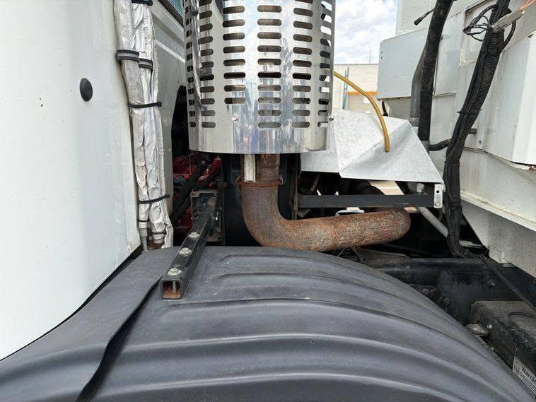 2015 Autocar McNeilus Side Loader - image 23