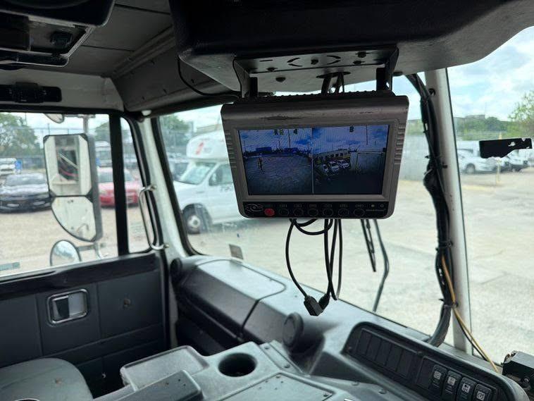 2015 Autocar McNeilus Side Loader - image 24