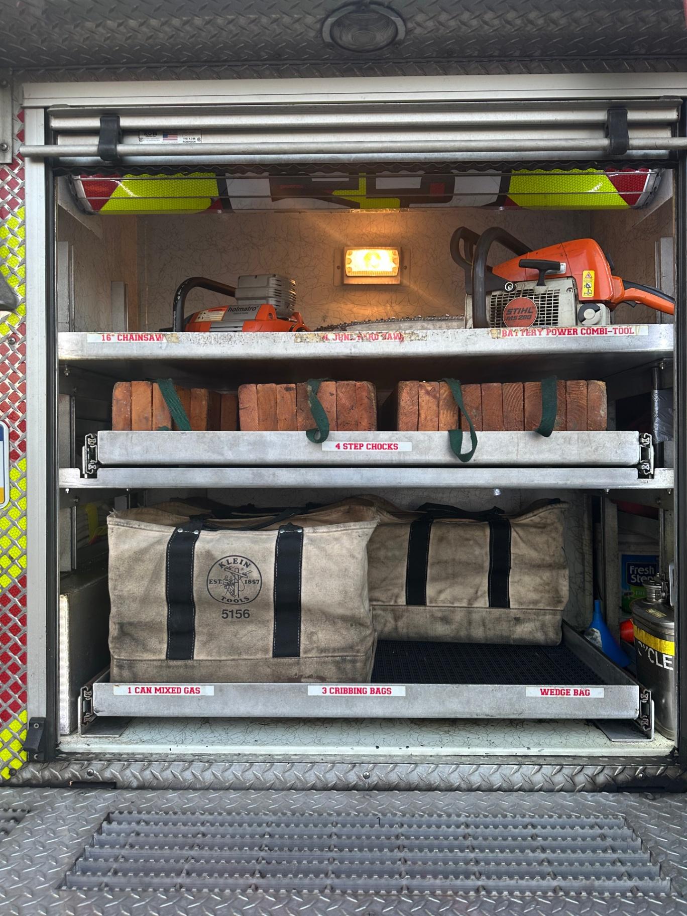 2002 KME Pumper - image 15