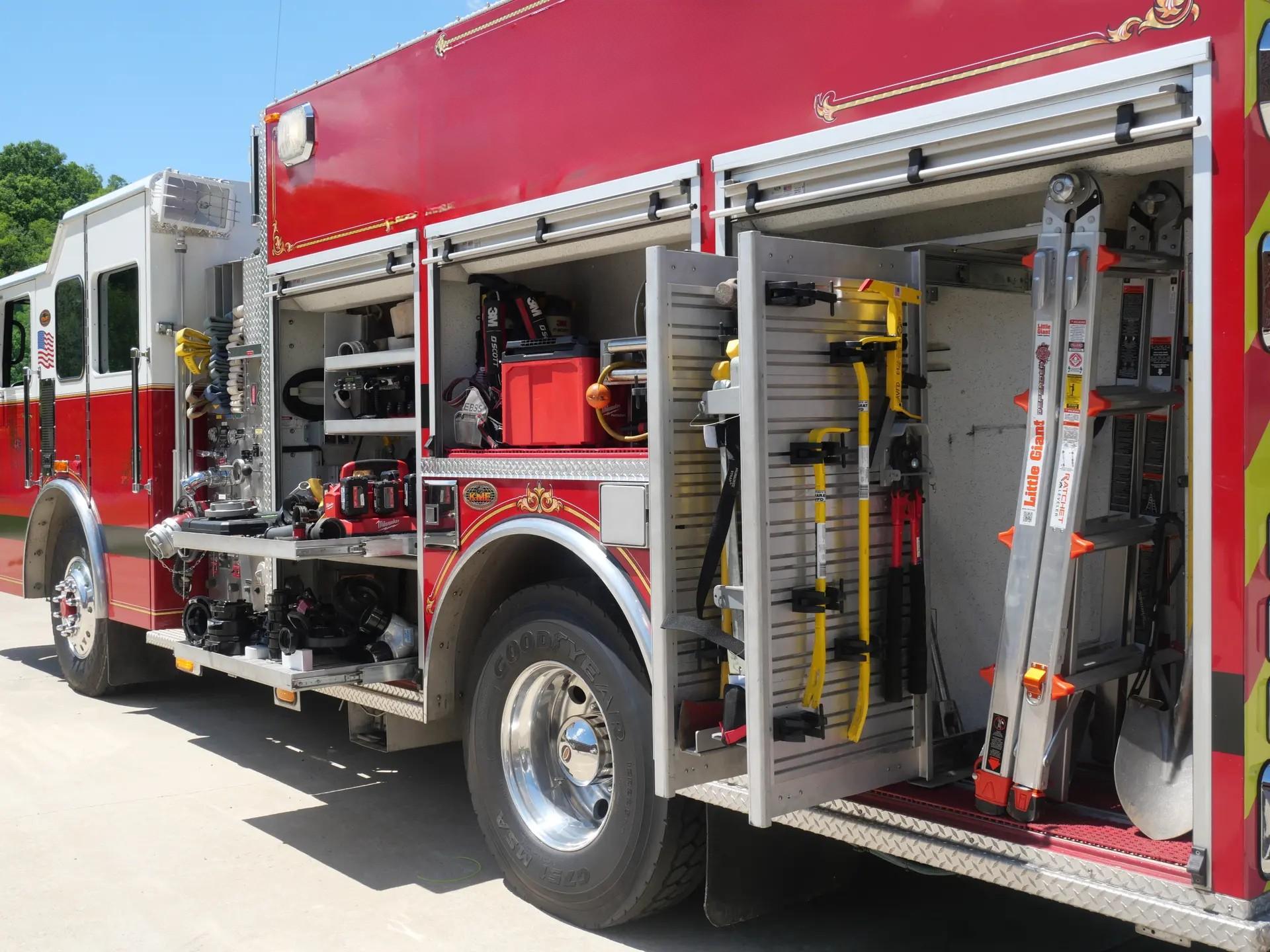 2004 KME Pumper - image 15