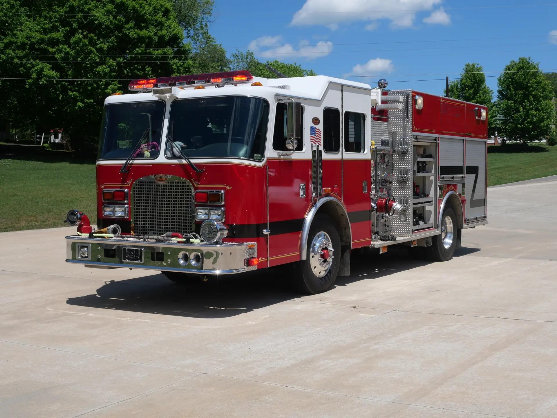 2004 KME Pumper - image 1