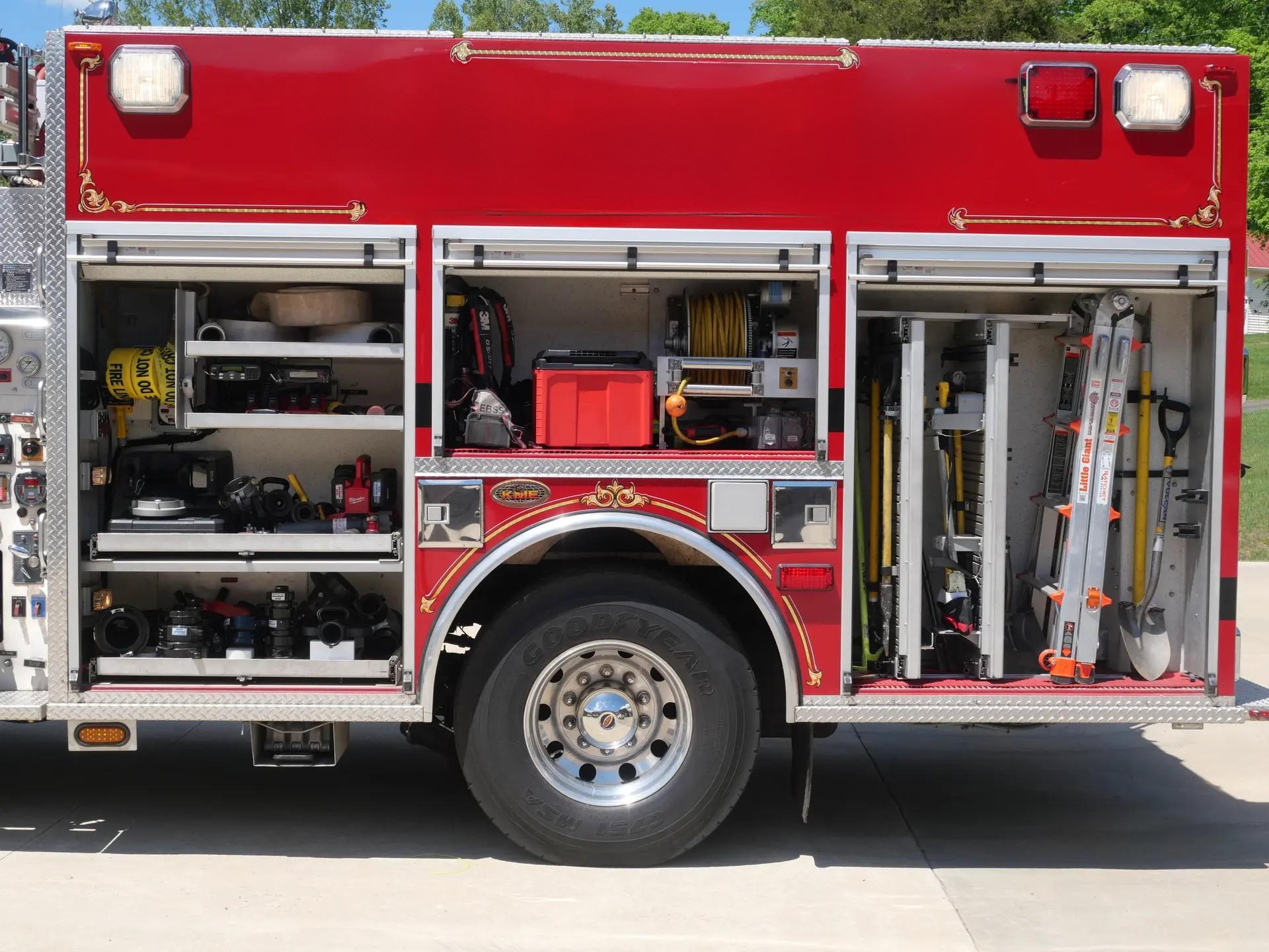 2004 KME Pumper - image 14
