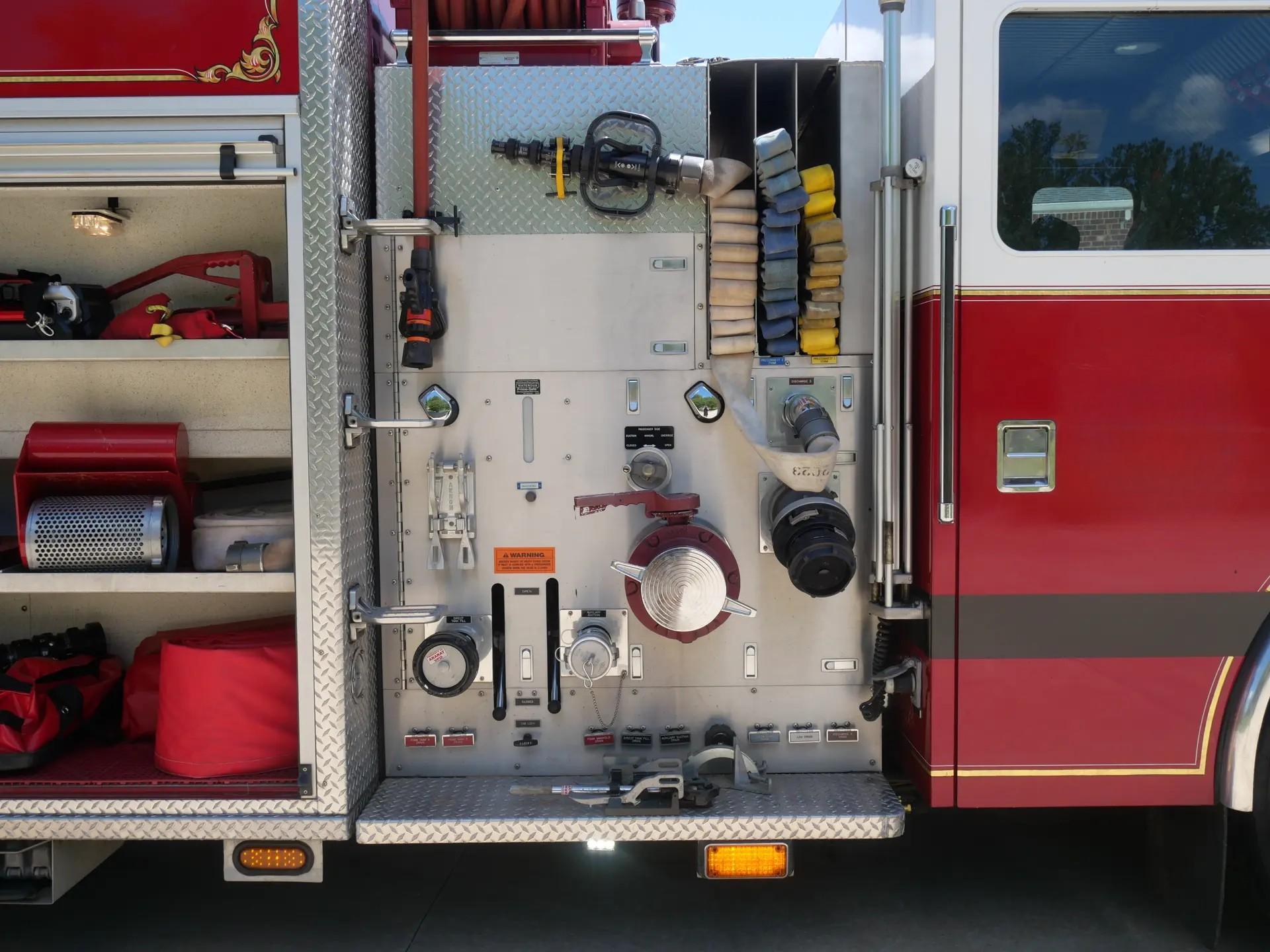 2004 KME Pumper - image 12