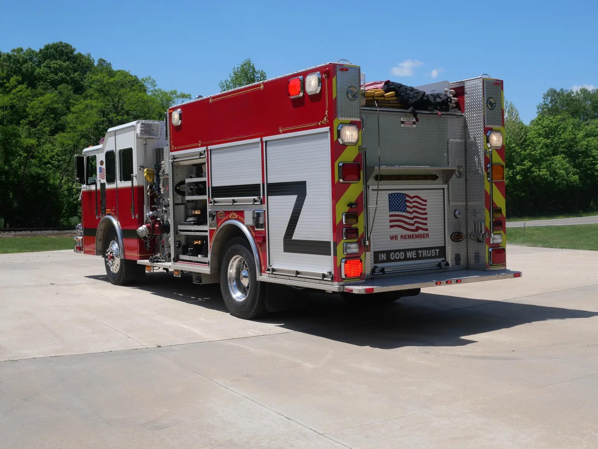 2004 KME Pumper - image 7