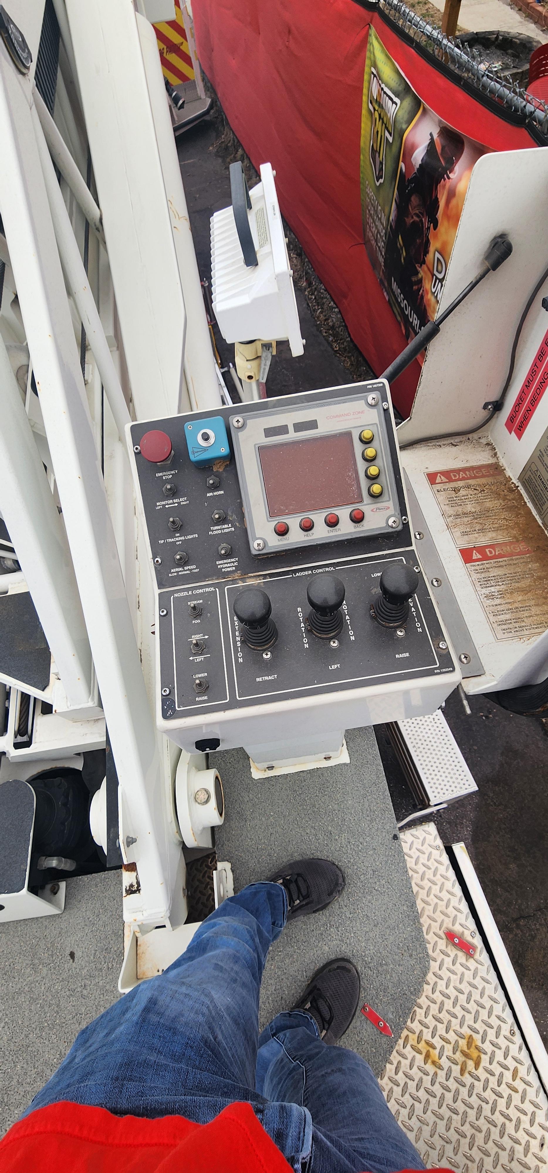 2005 Pierce Dash 95' Aerial - image 16
