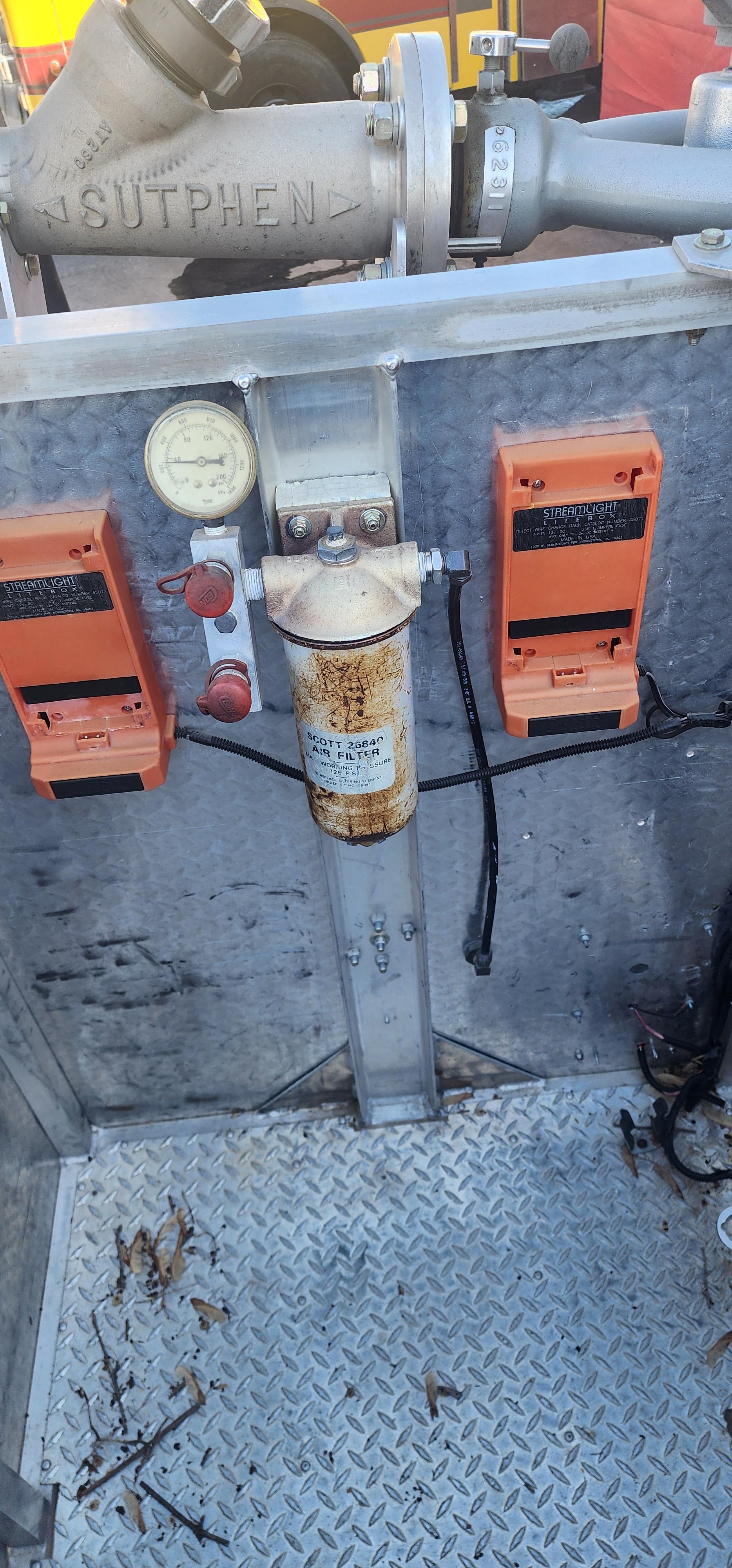 1990 Sutphen 100' Aerial - image 11