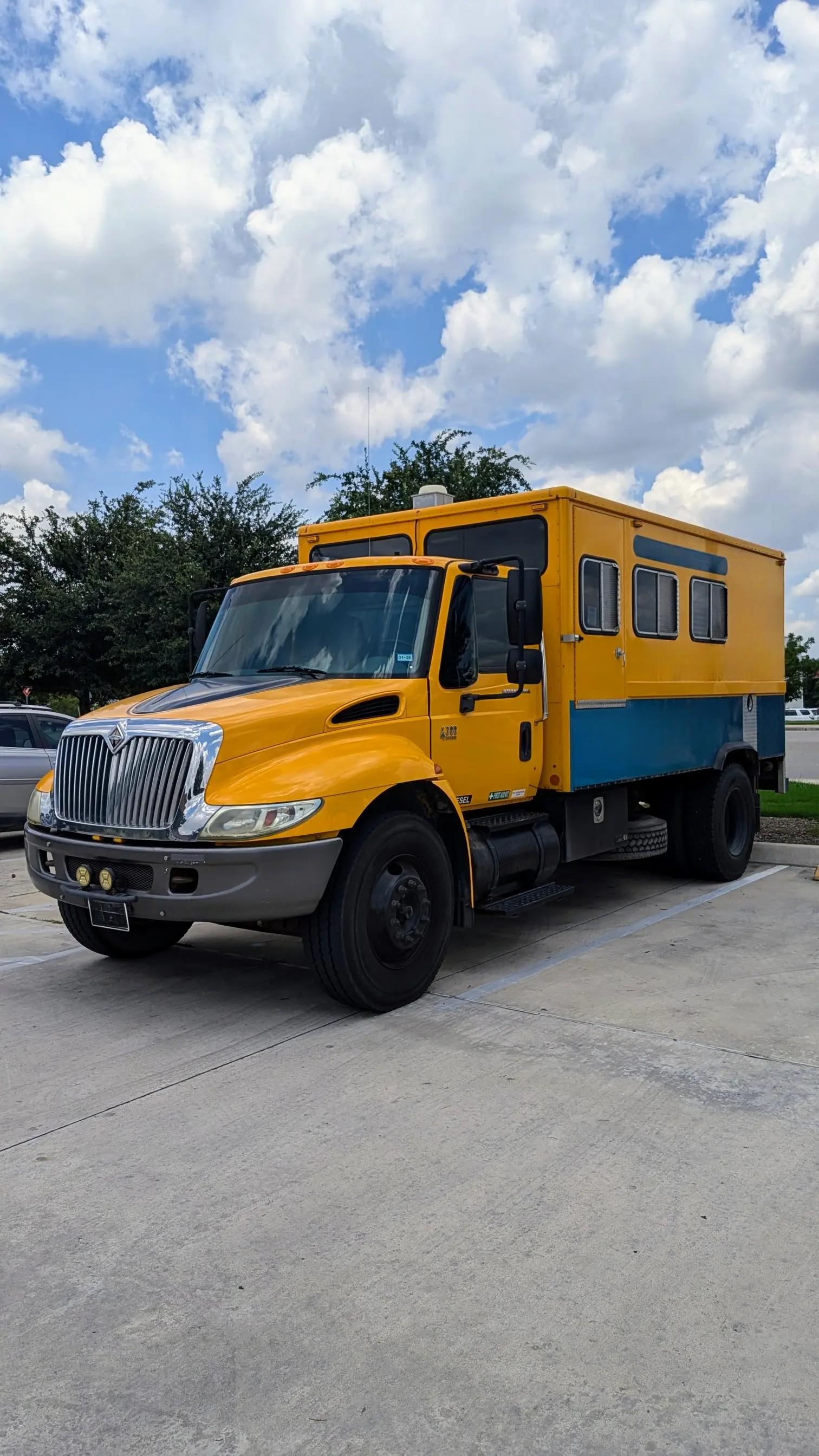 International 4300 DT466 - image 7