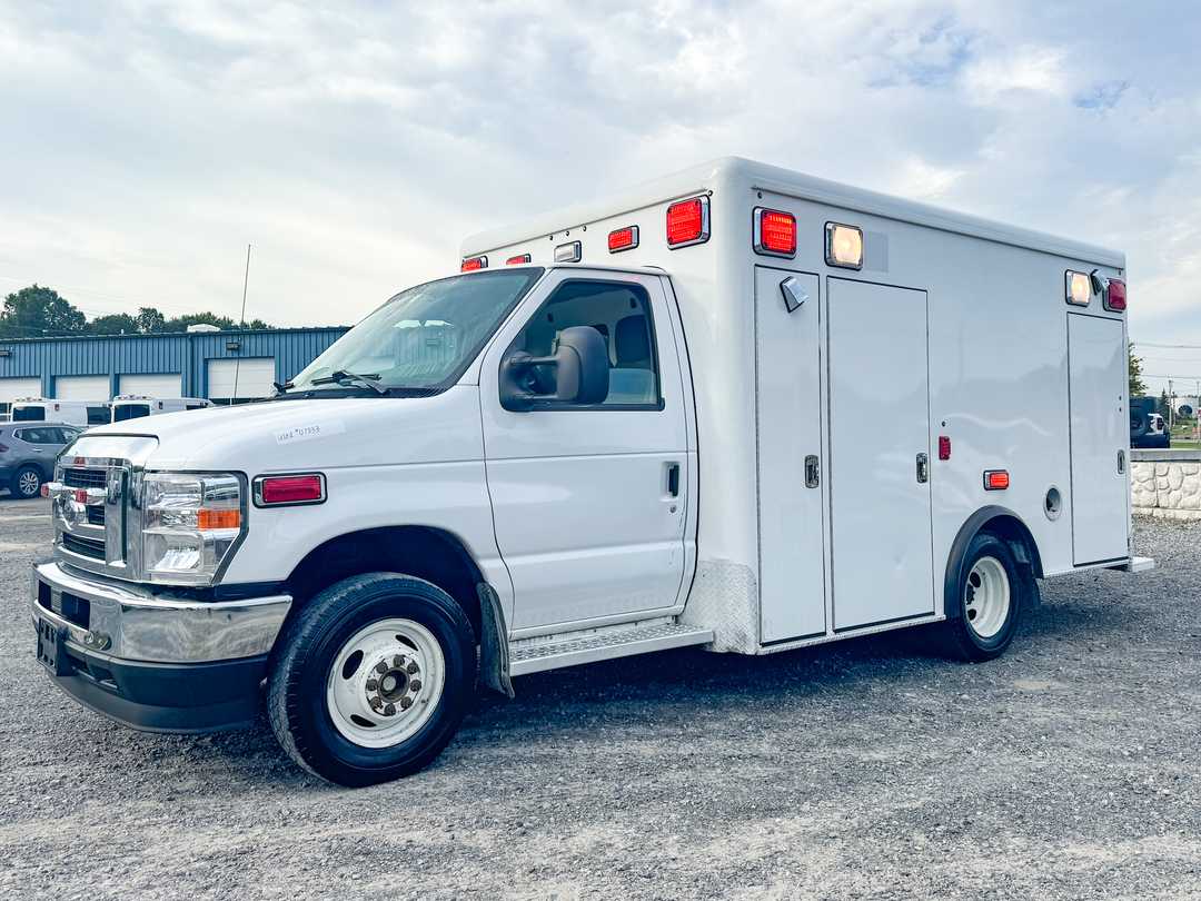 2022 Crestline CCL150 E-350 Type III