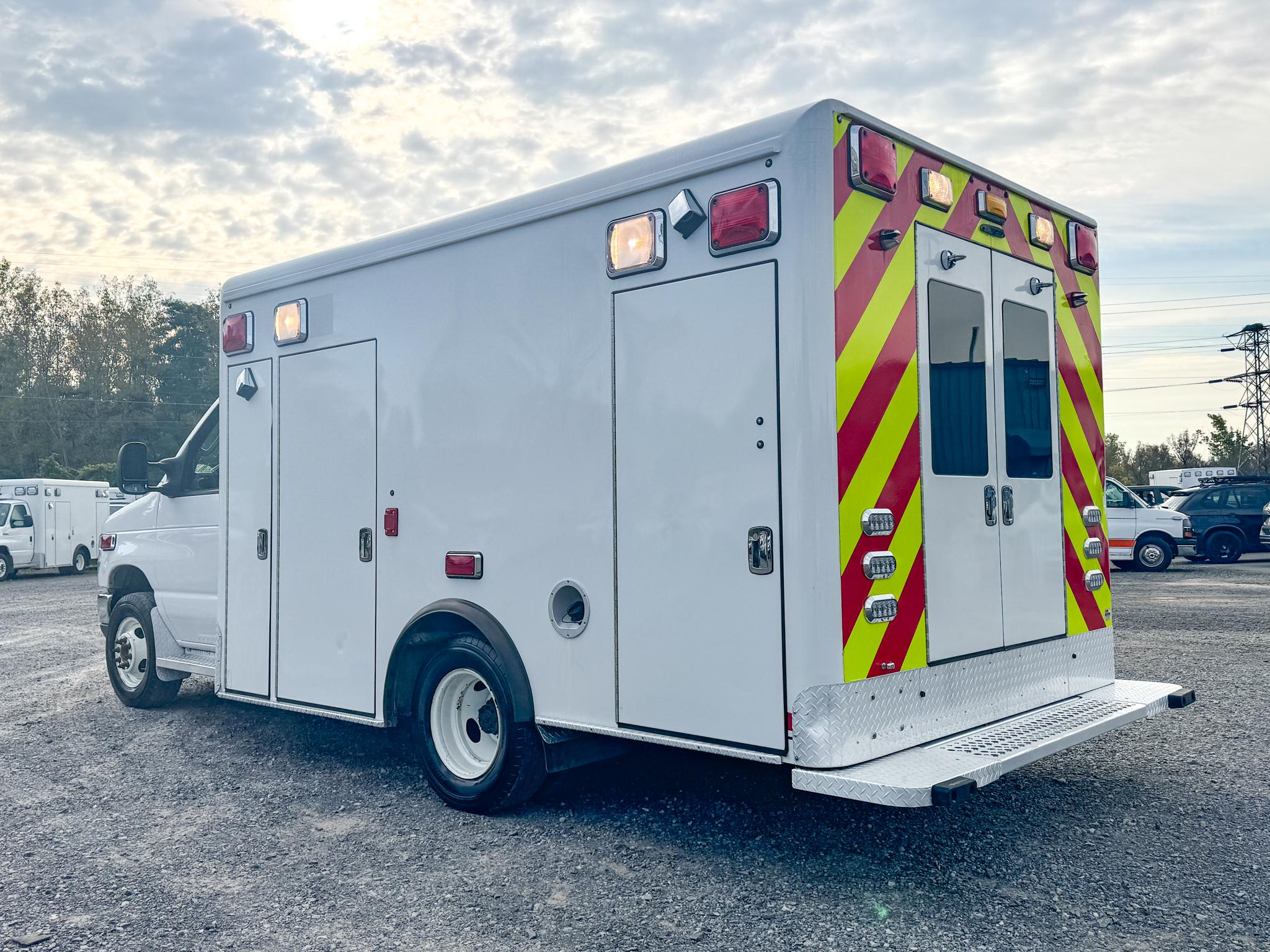 2022 Crestline CCL150 E-350 Type III - image 2