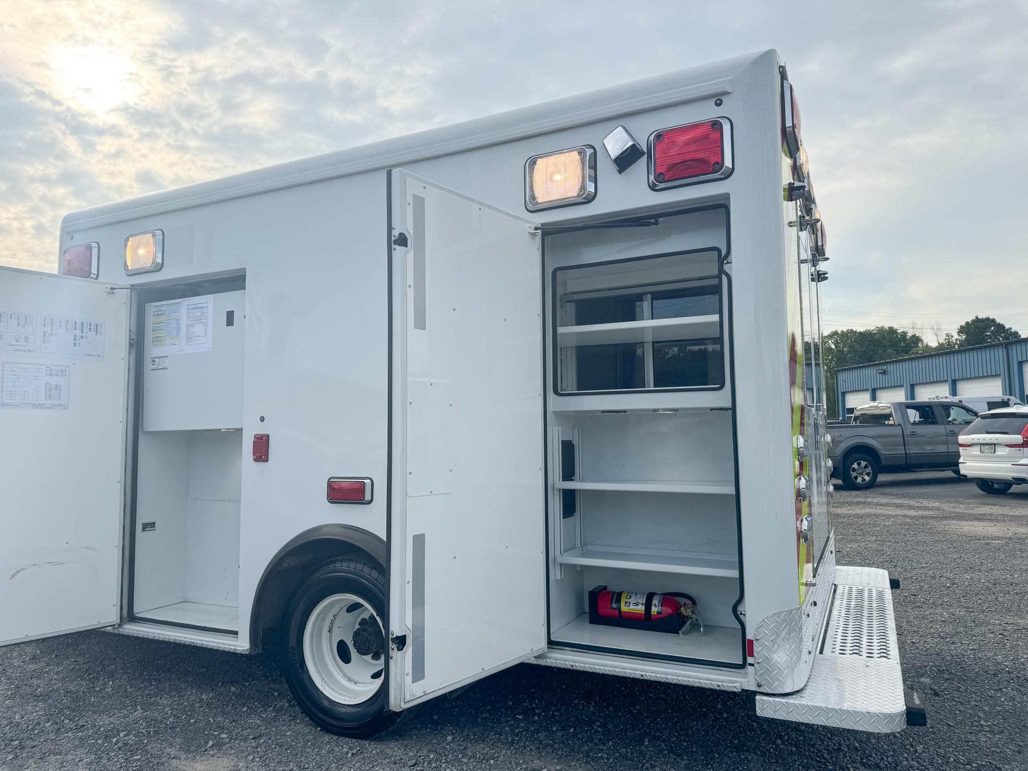 2022 Crestline CCL150 E-350 Type III - image 6