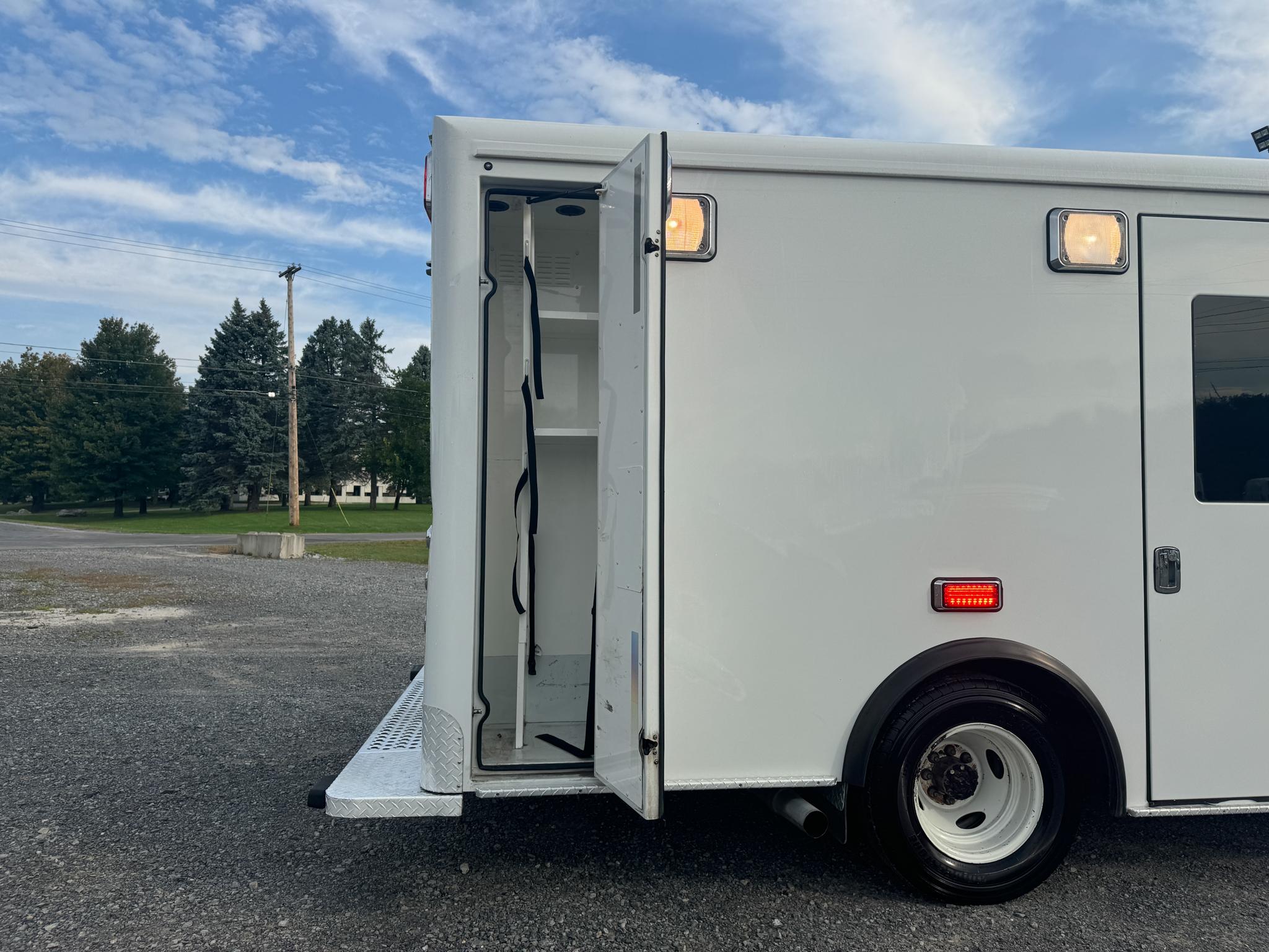 2022 Crestline CCL150 E-350 Type III - image 7