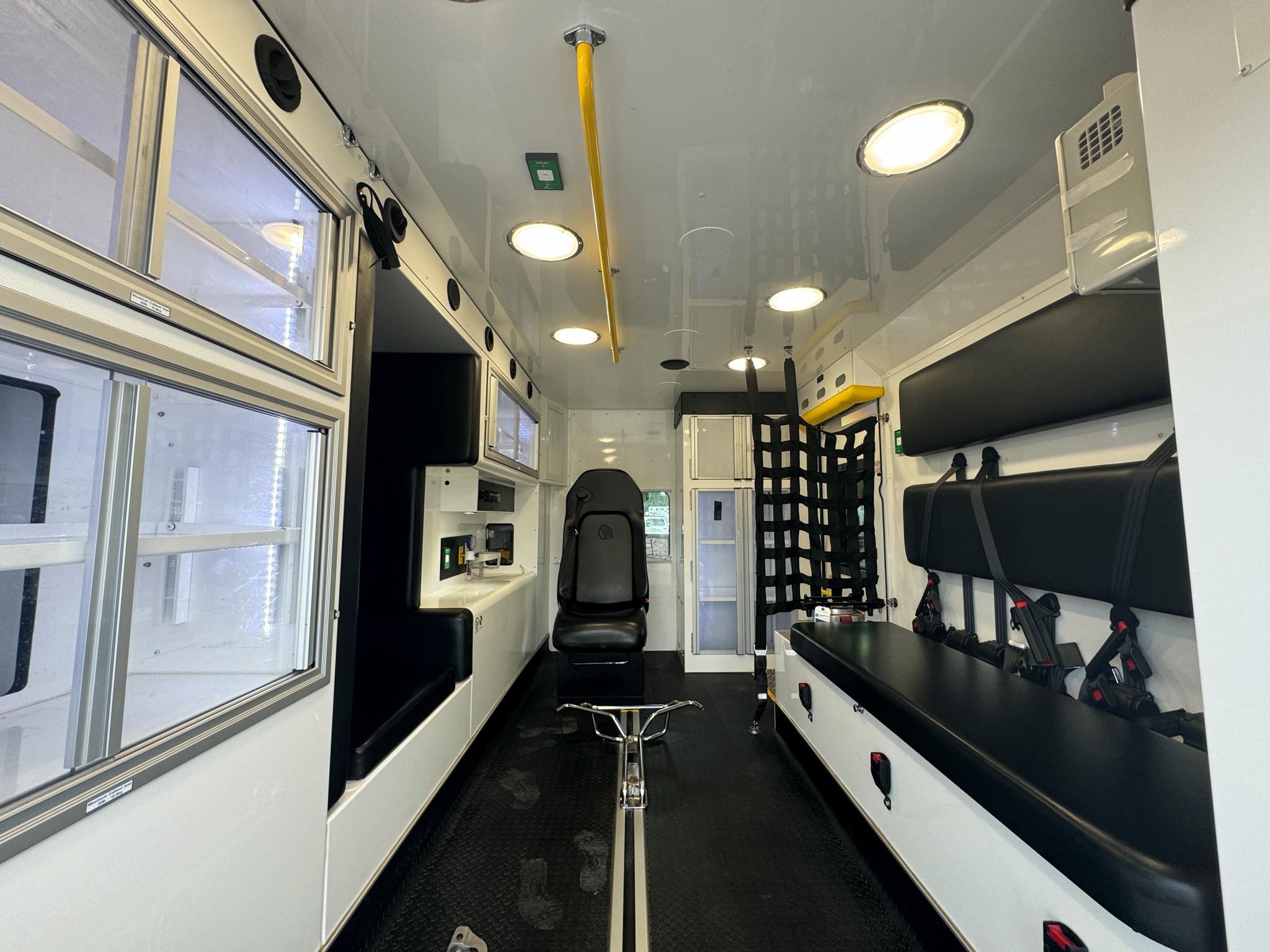 2022 Crestline CCL150 E-350 Type III - image 10