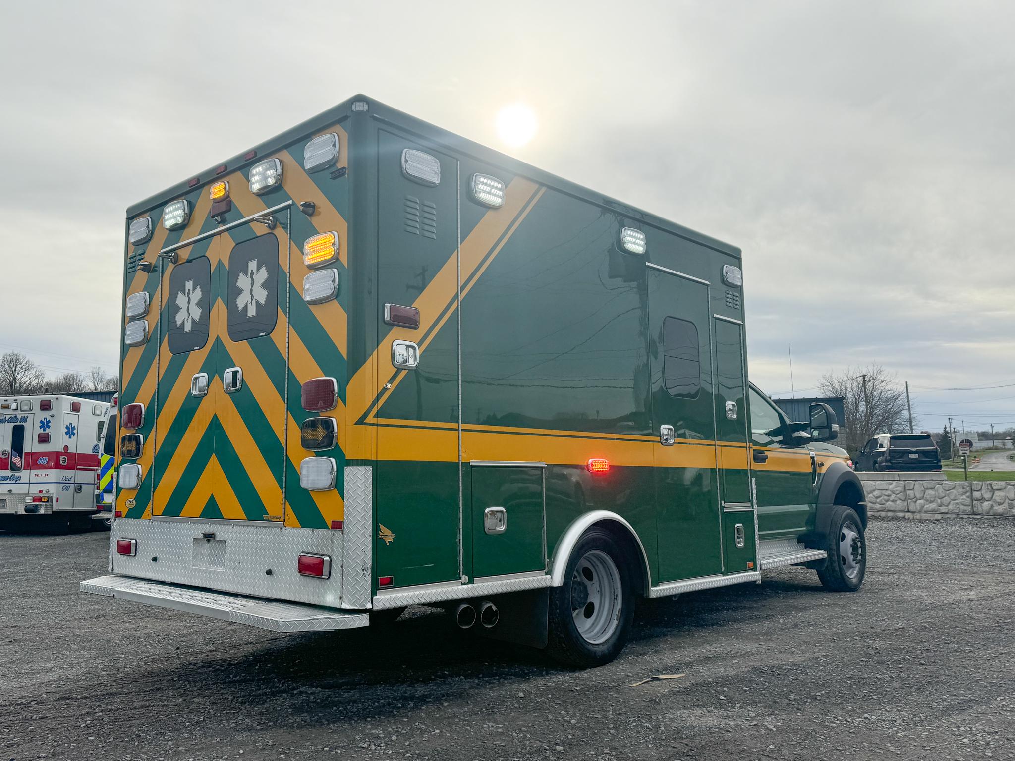 2017 AEV 4x4 F-450 Diesel Type I - image 3