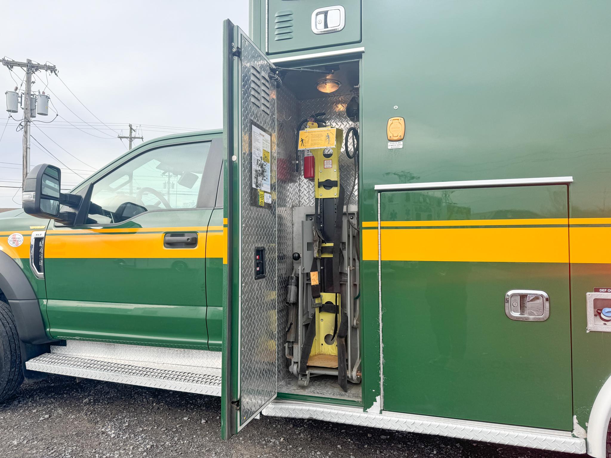 2017 AEV 4x4 F-450 Diesel Type I - image 5