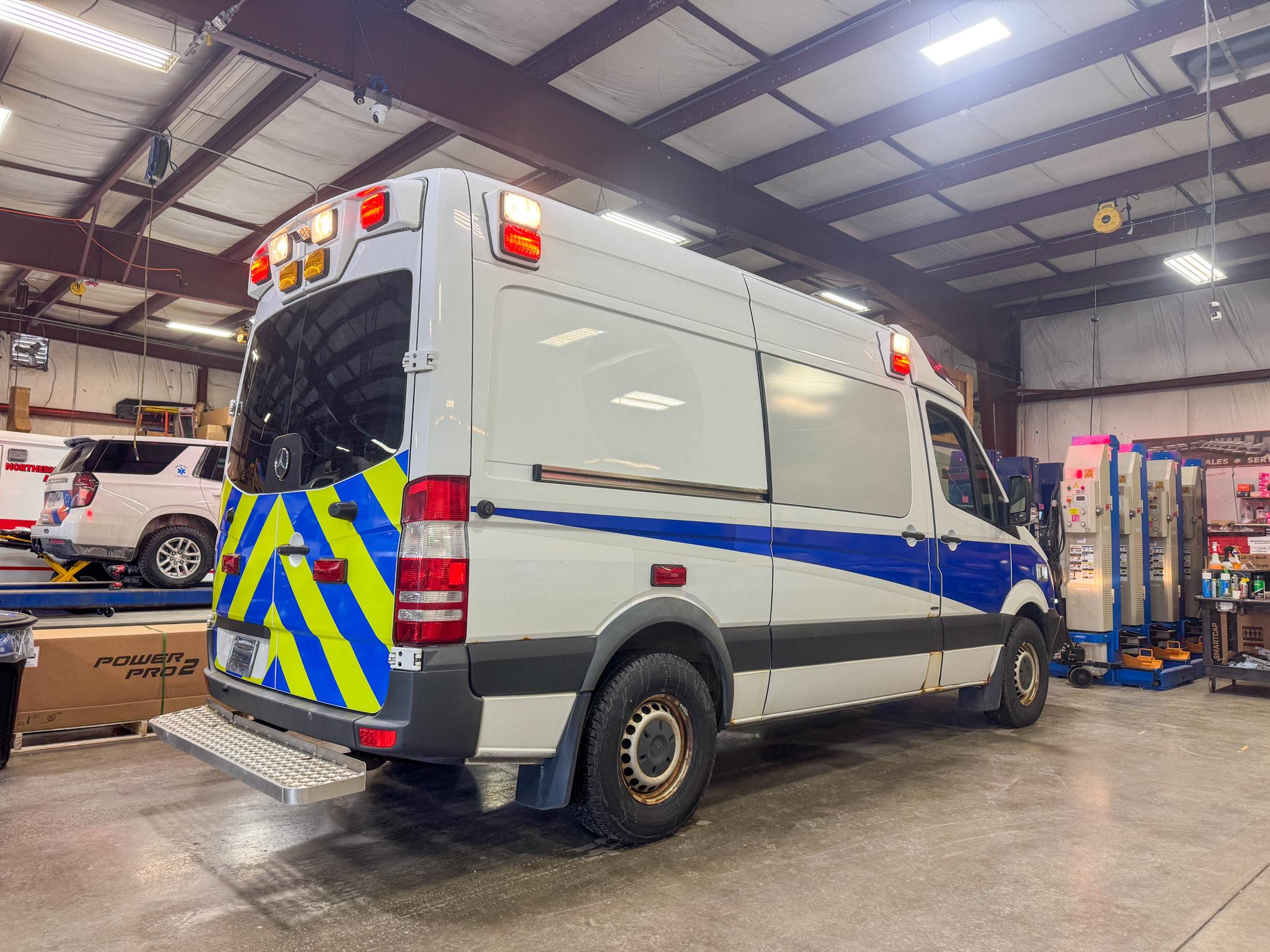 2015 Demers Sprinter Type II - image 3
