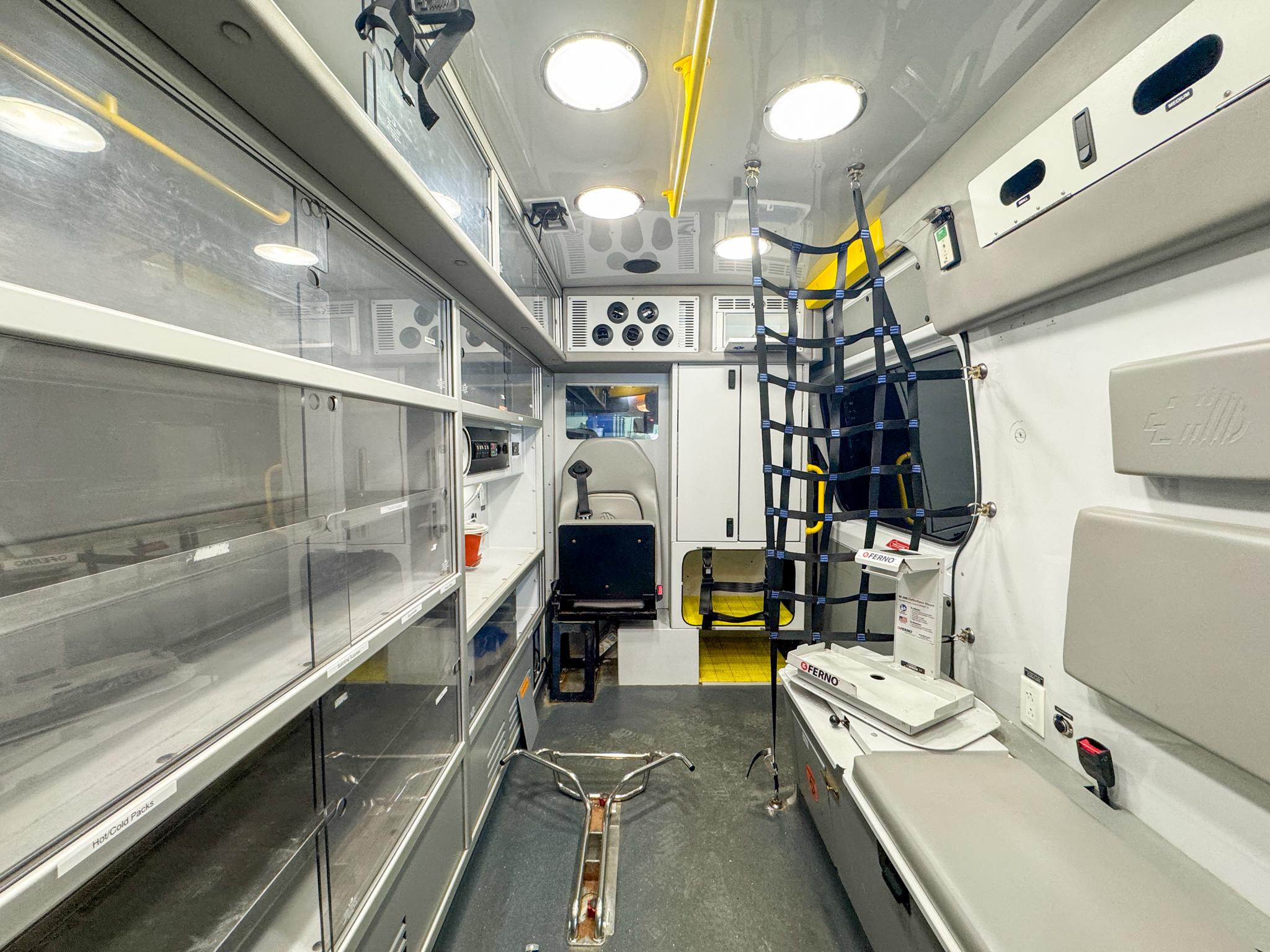 2015 Demers Sprinter Type II - image 5