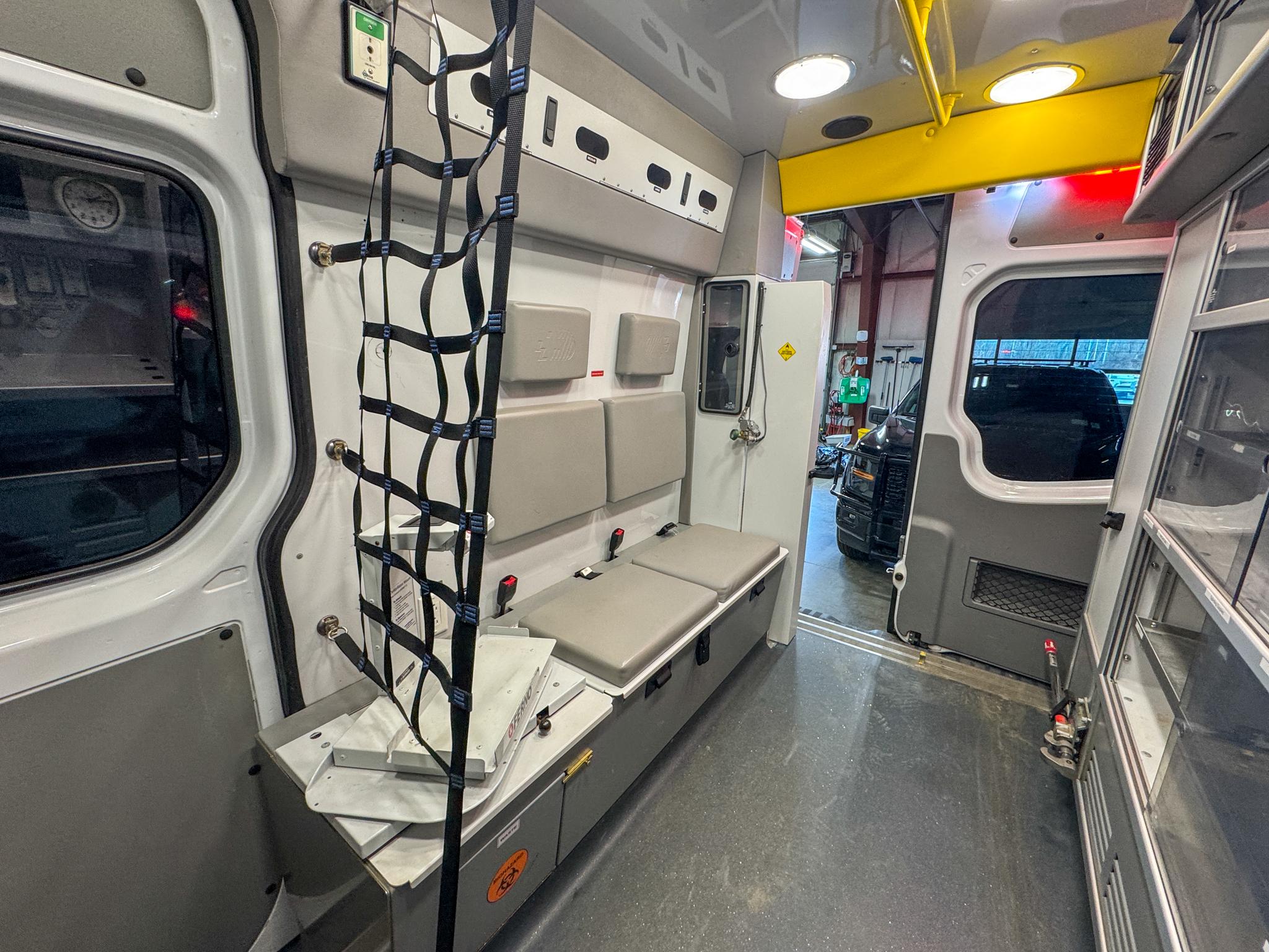 2015 Demers Sprinter Type II - image 7