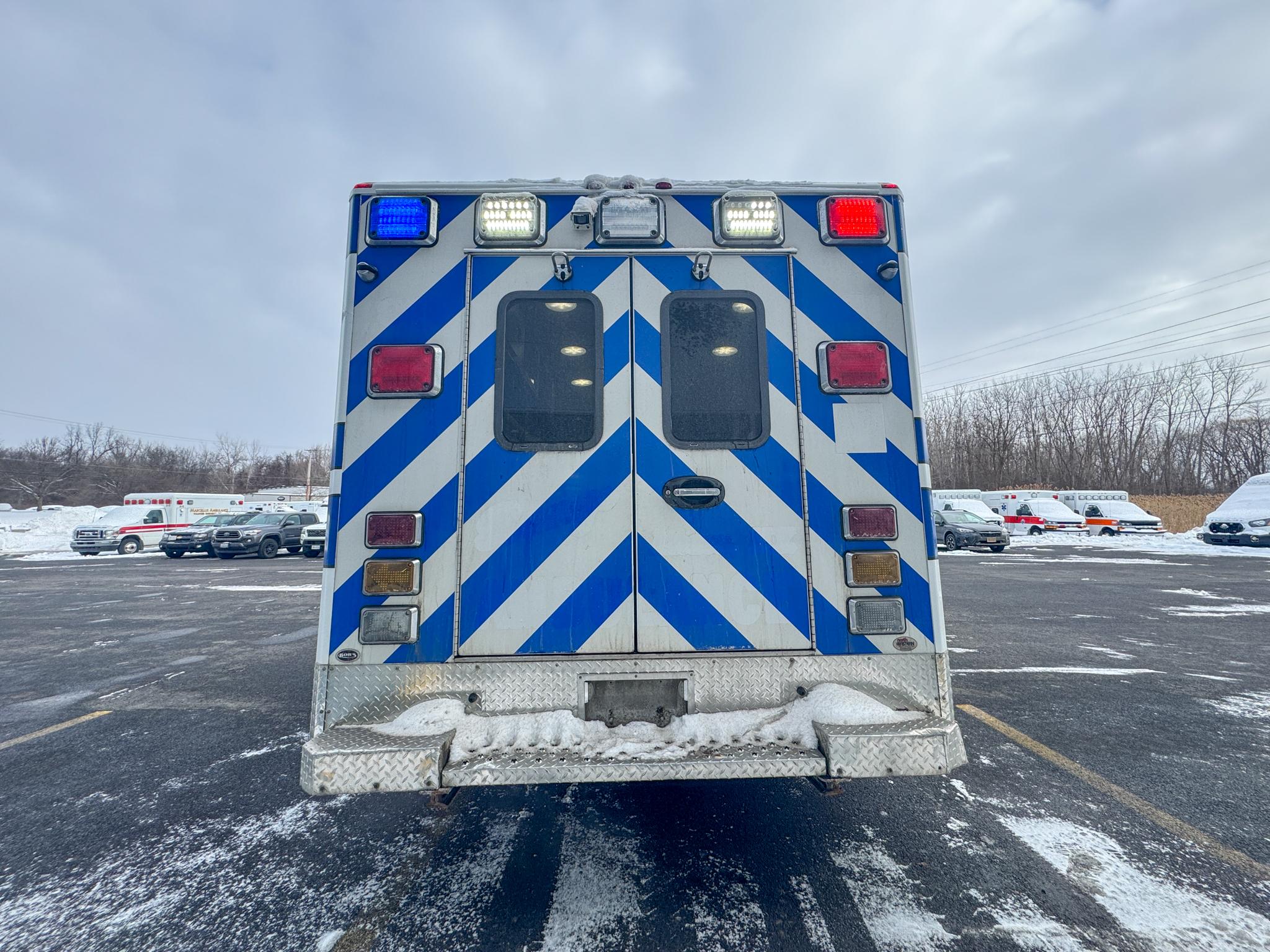 2017 Wheeled Coach CitiMedic Chevy 3500 Type III - image 3