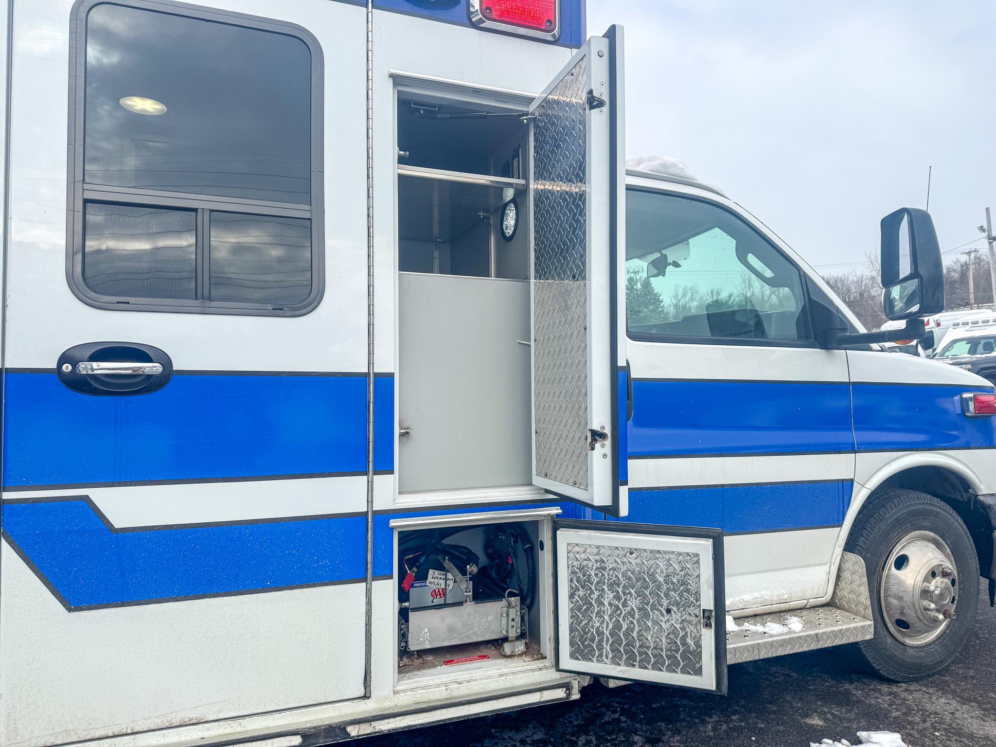2017 Wheeled Coach CitiMedic Chevy 3500 Type III - image 9