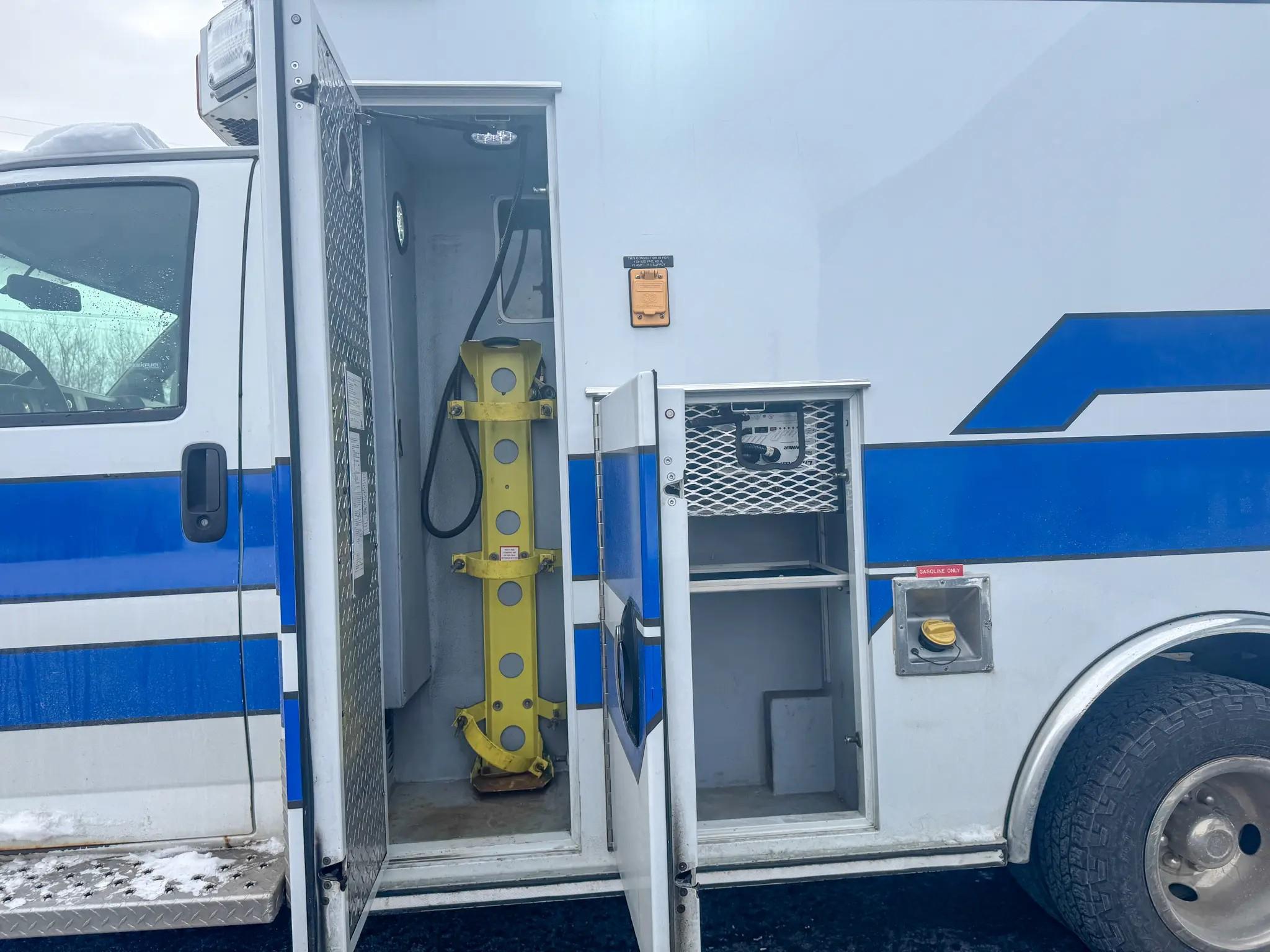 2017 Wheeled Coach CitiMedic Chevy 3500 Type III - image 6