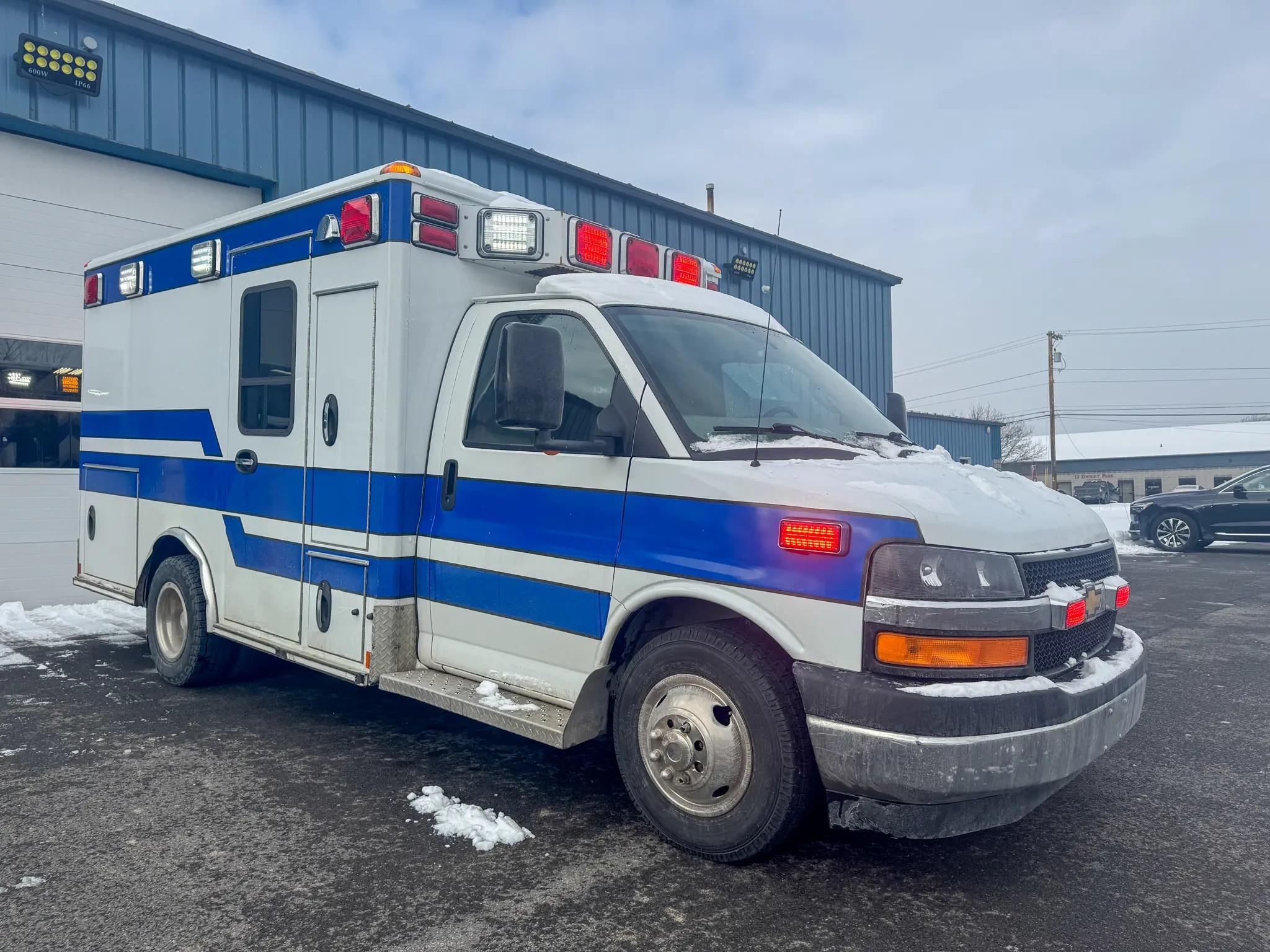 2017 Wheeled Coach CitiMedic Chevy 3500 Type III - image 5