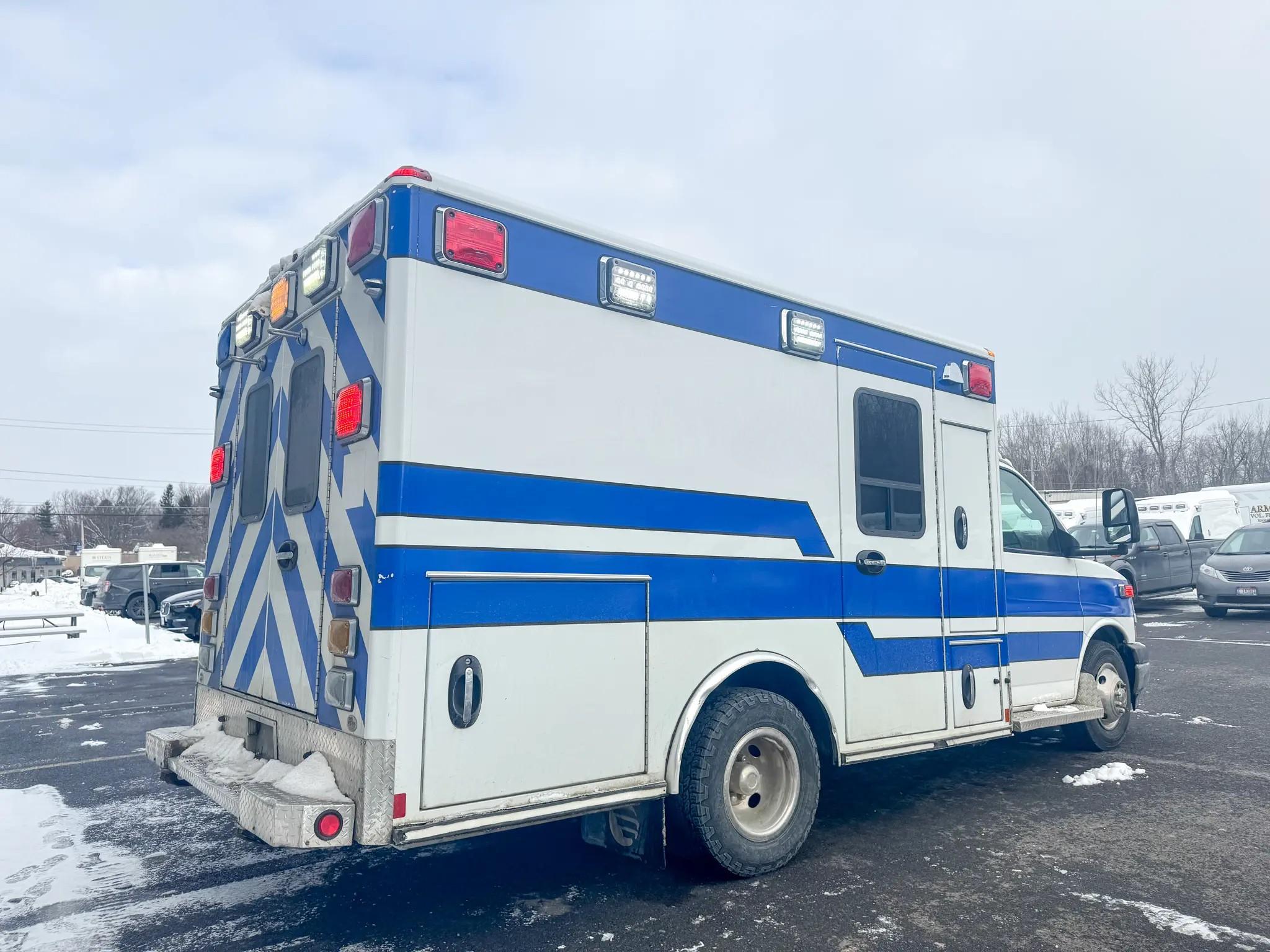 2017 Wheeled Coach CitiMedic Chevy 3500 Type III - image 4
