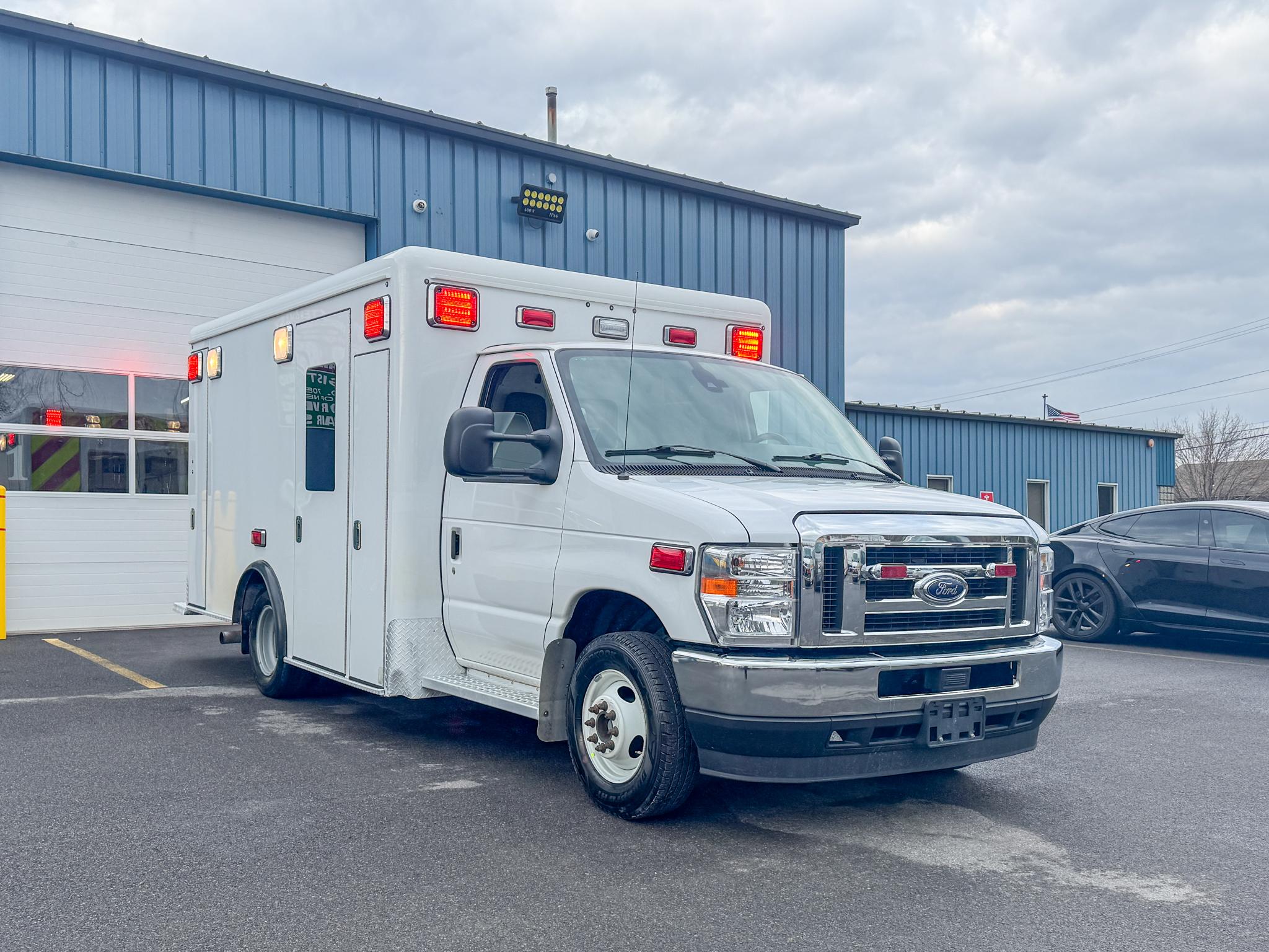 2022 Crestline CCL150 E-350 Type III - image 4