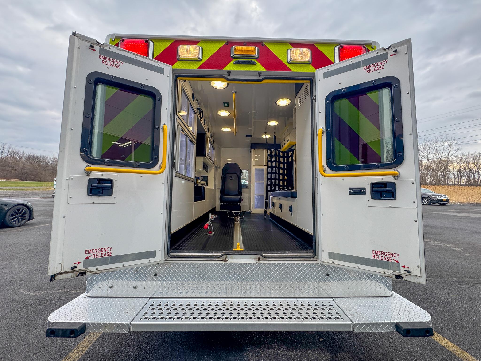 2022 Crestline CCL150 E-350 Type III - image 13