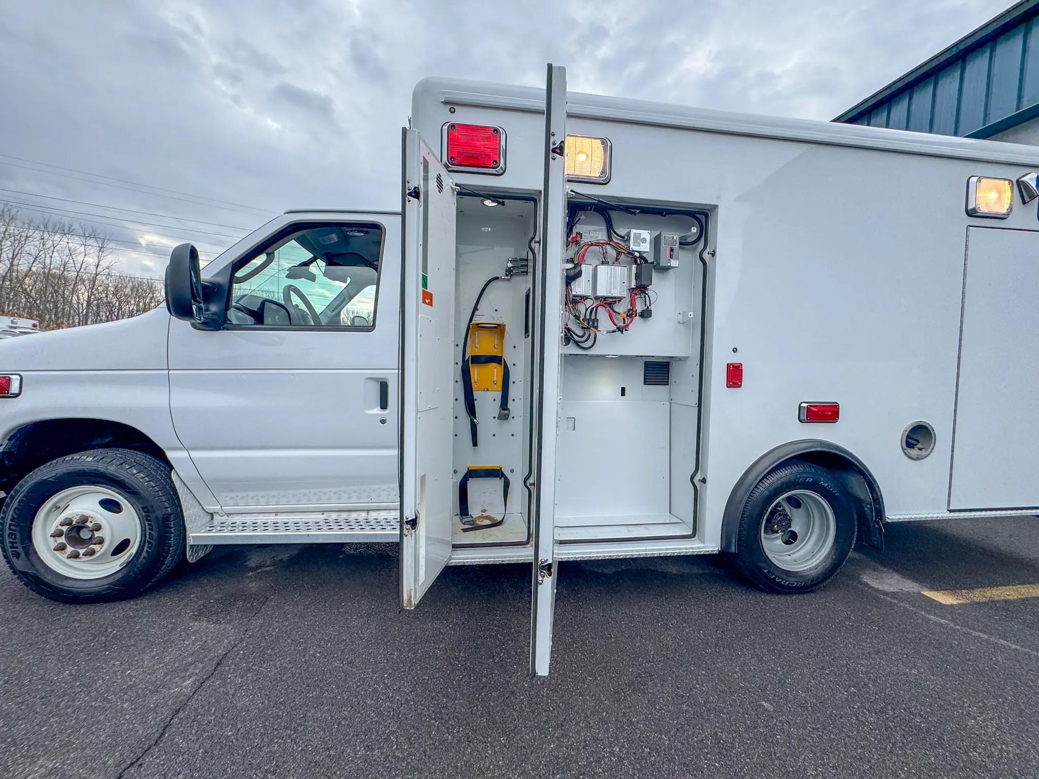 2022 Crestline CCL150 E-350 Type III - image 6