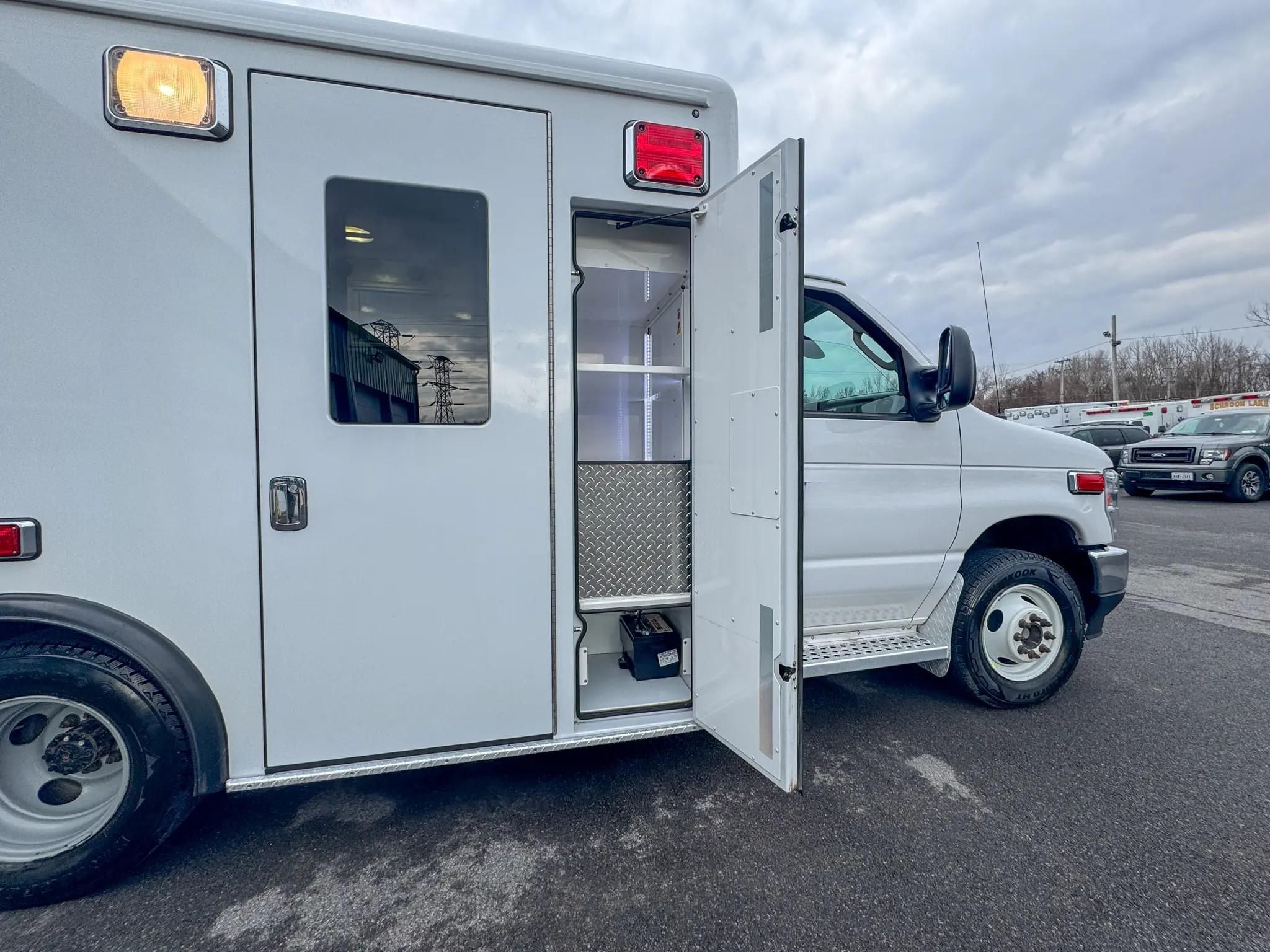 2022 Crestline CCL150 E-350 Type III - image 9