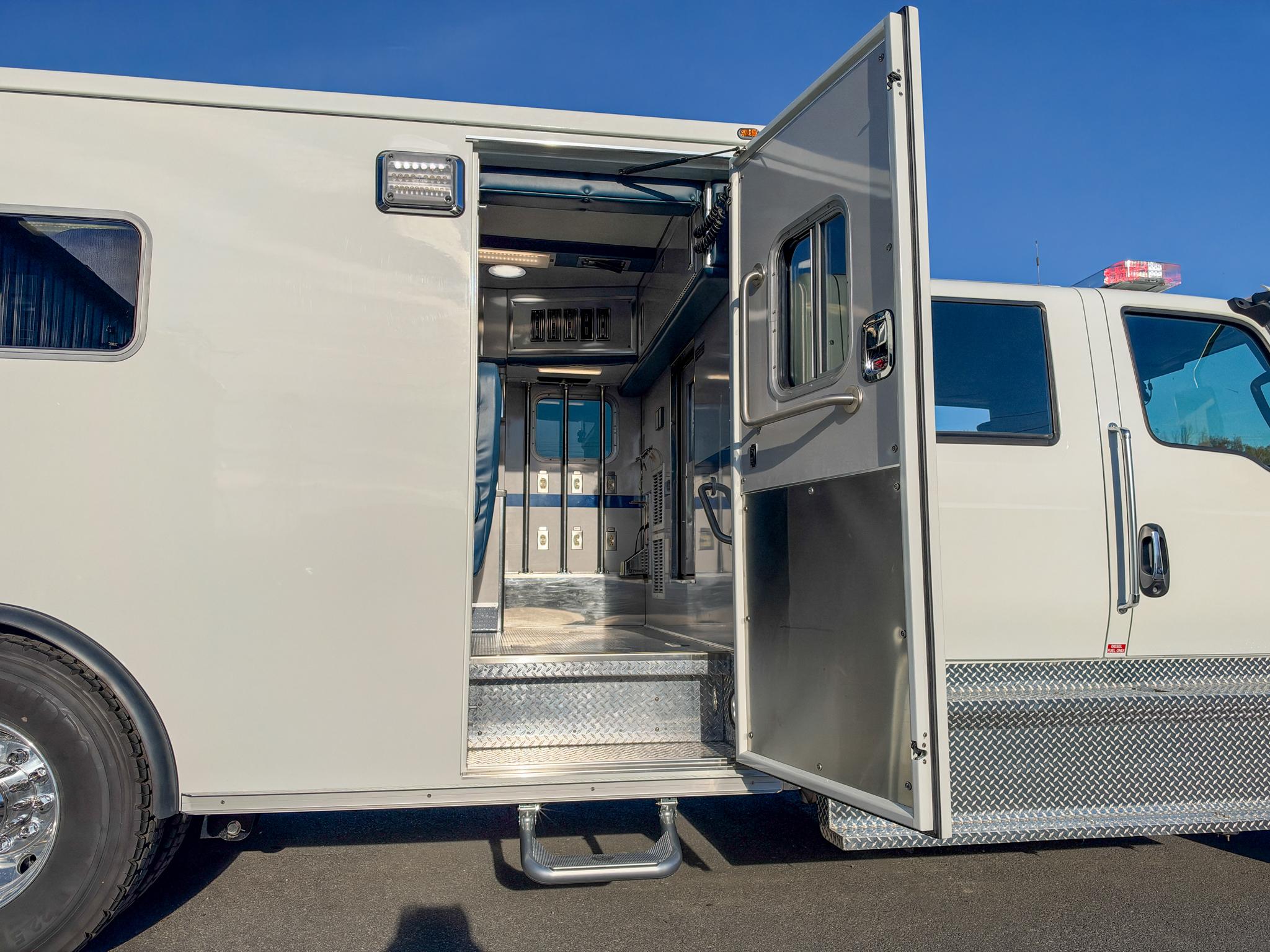 2026 LifeLine International Type I Ambulance - image 3