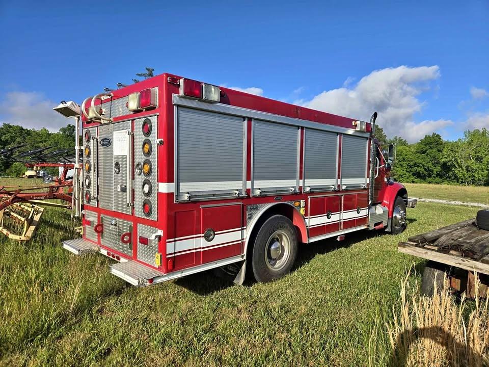 1997 International 4900 Air Truck - image 5