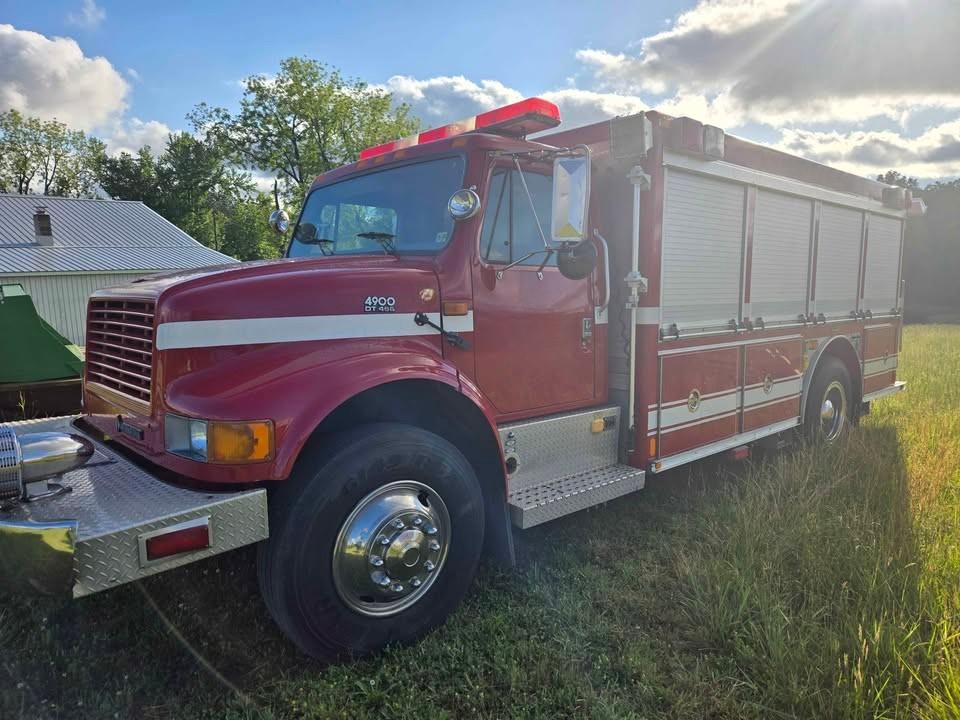 1997 International 4900 Air Truck - image 6