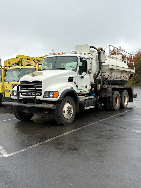 2005 Mack Fruitland Septic
