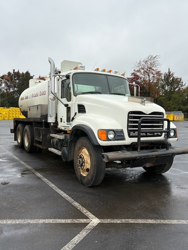 2005 Mack Fruitland Septic - image 2
