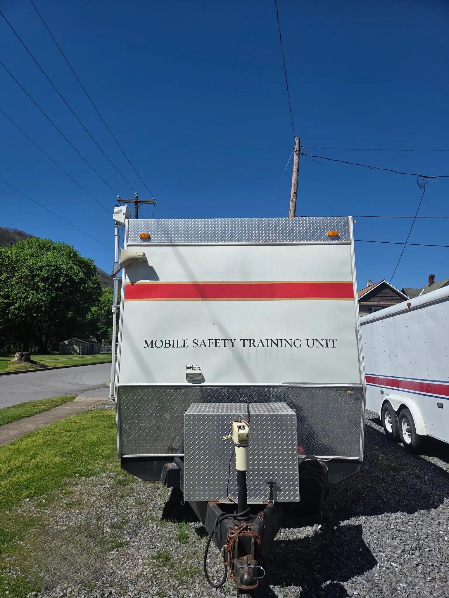 2010 Scotty Command Trailer - image 2