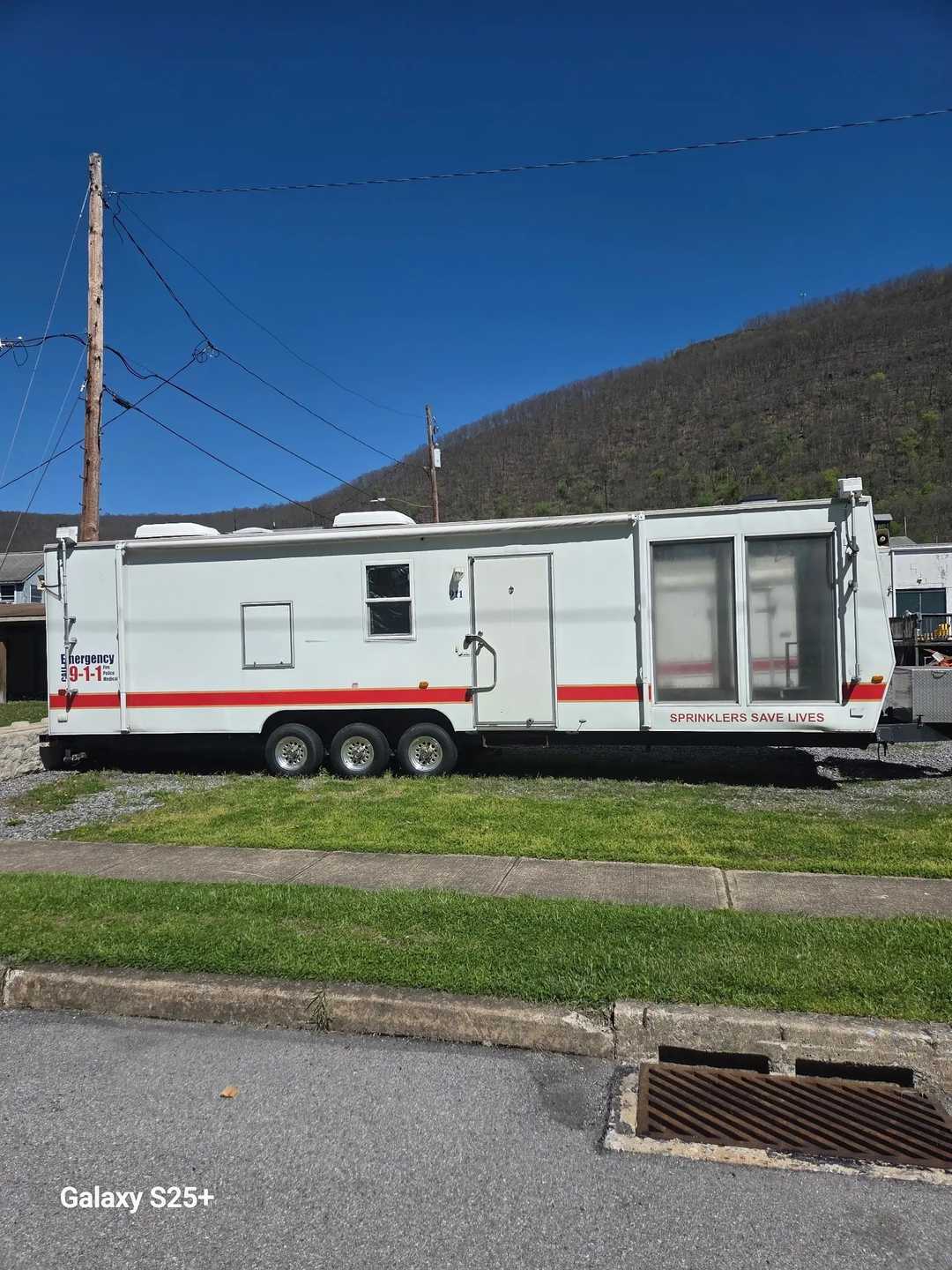 2010 Scotty Command Trailer