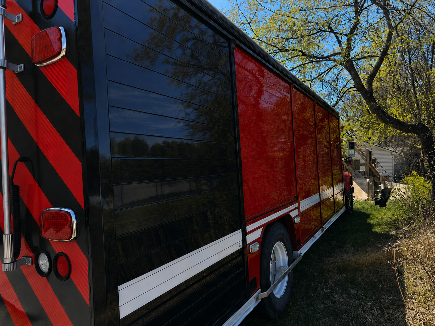 1999 International Medium Rescue - image 4