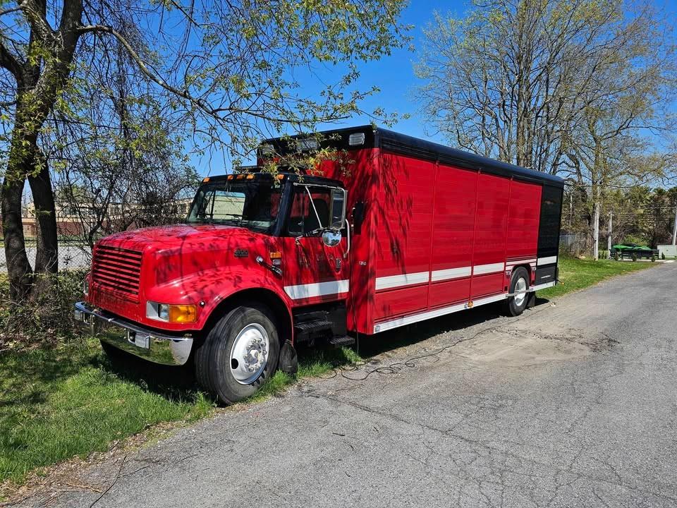 1999 International Medium Rescue - image 1