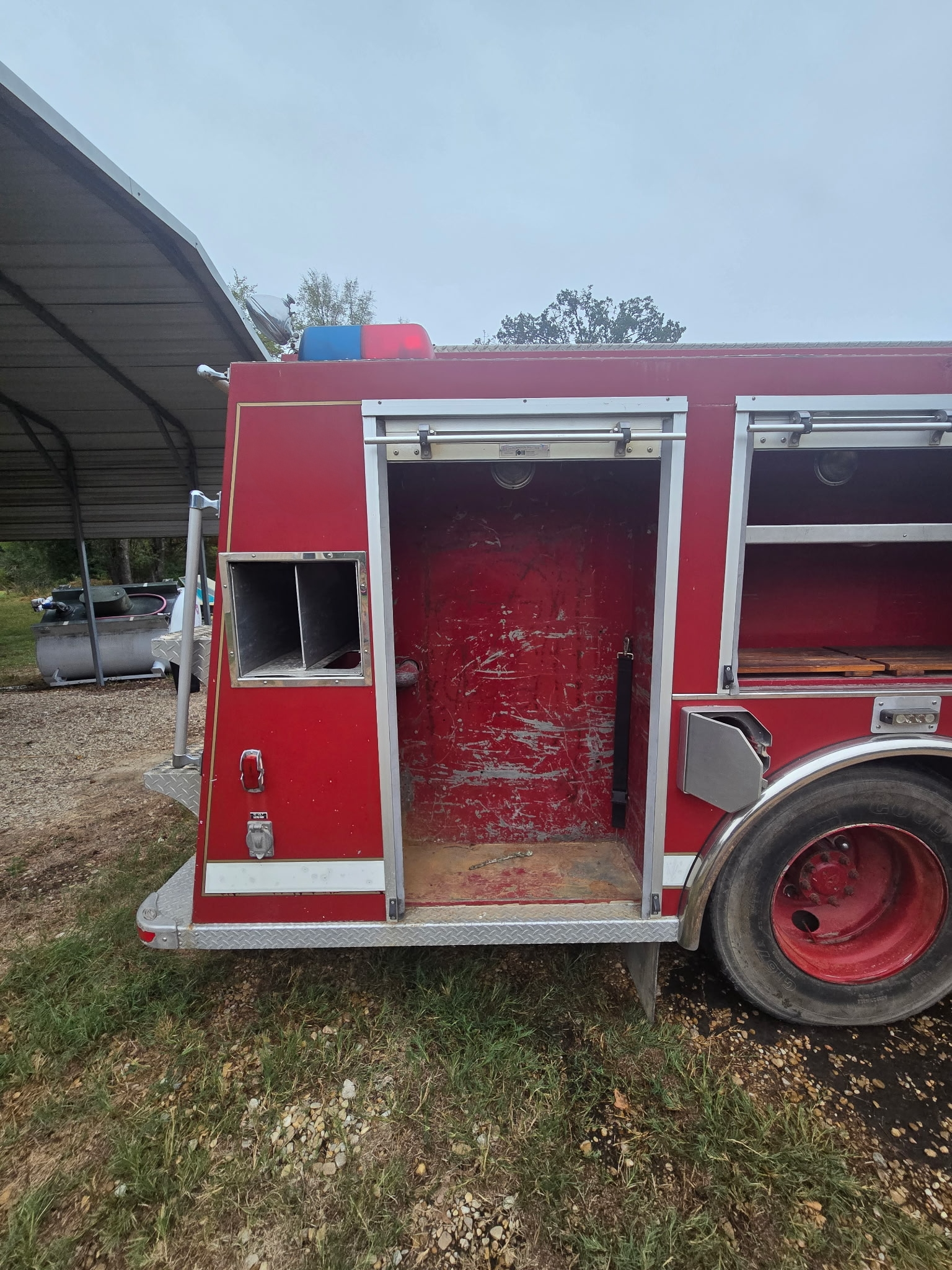1993 International Pumper - image 5