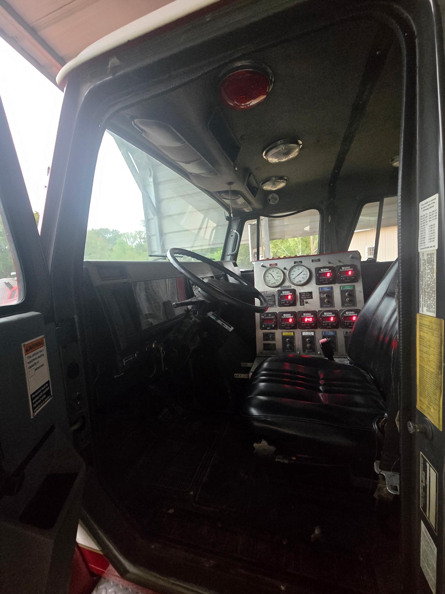 1993 International Pumper - image 9
