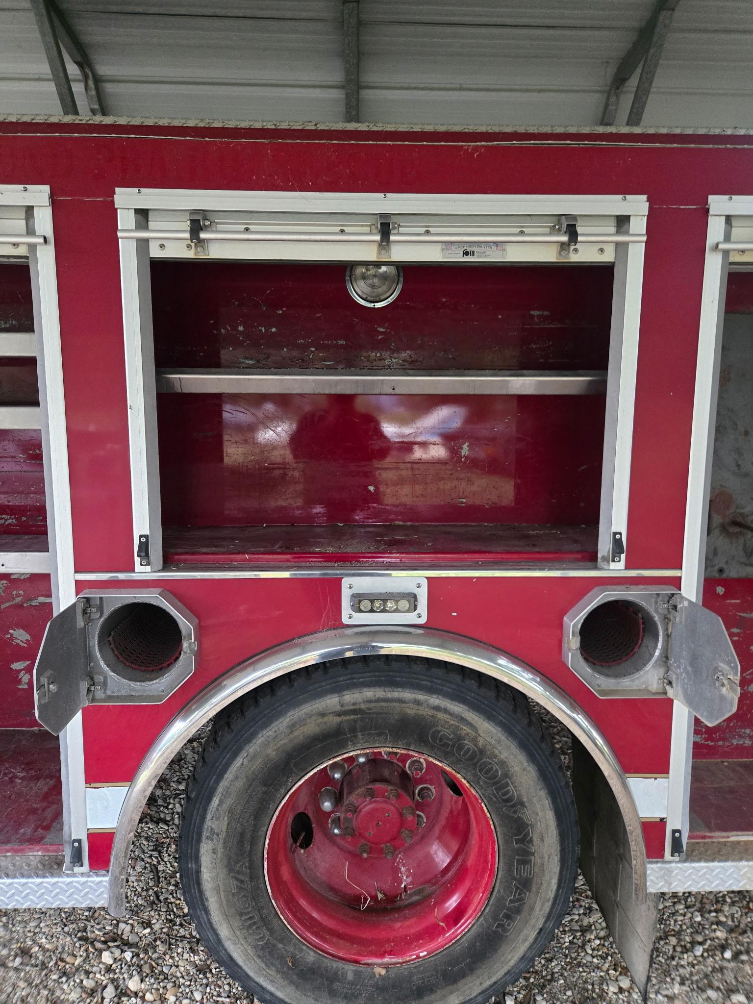 1993 International Pumper - image 22