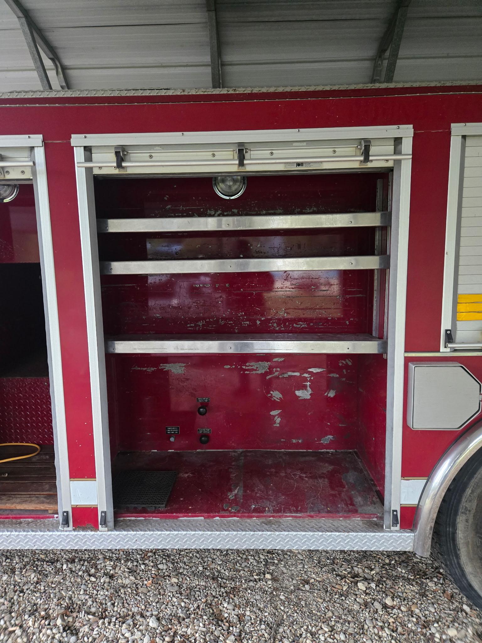 1993 International Pumper - image 15