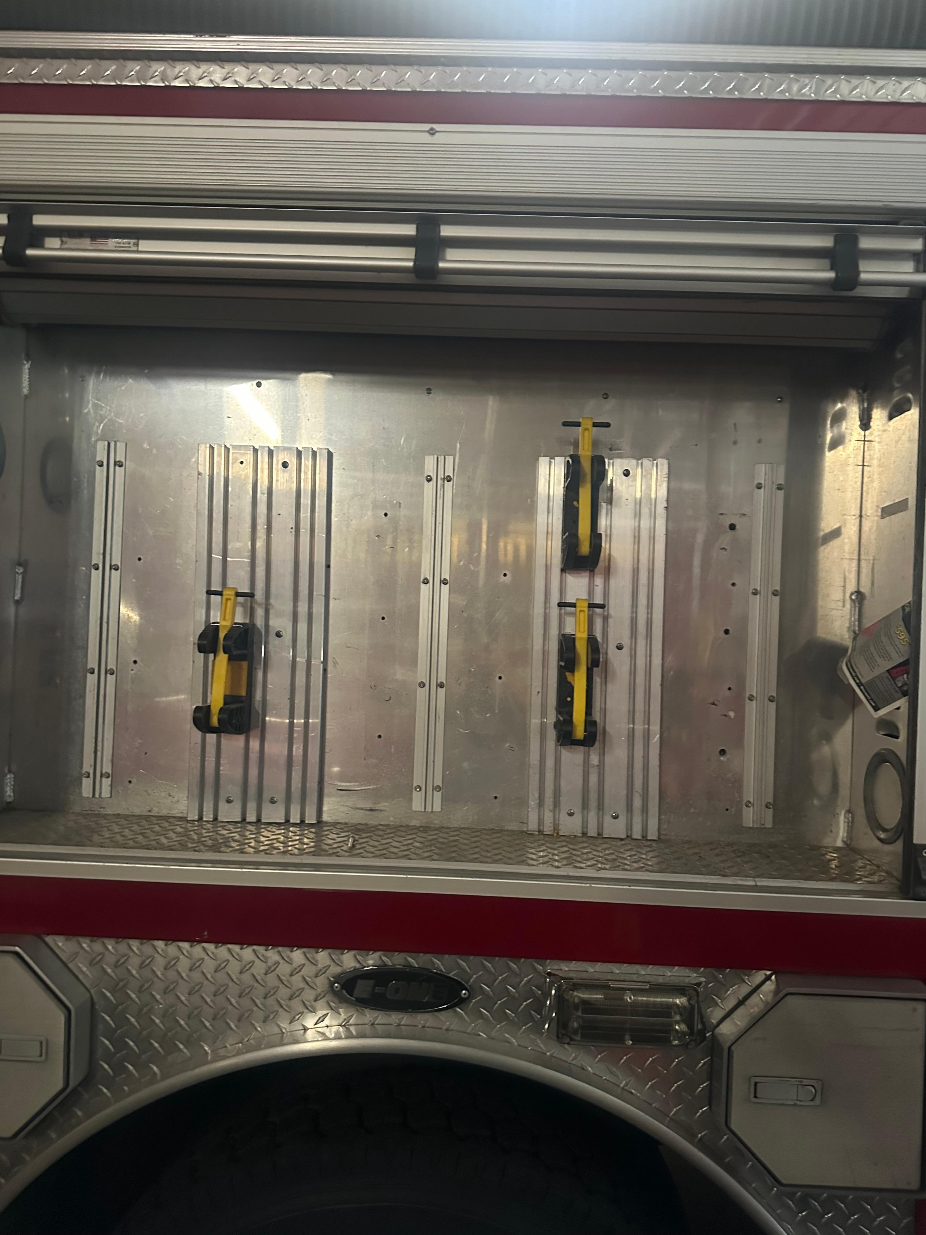 2002 E-One Typhoon Pumper - image 9