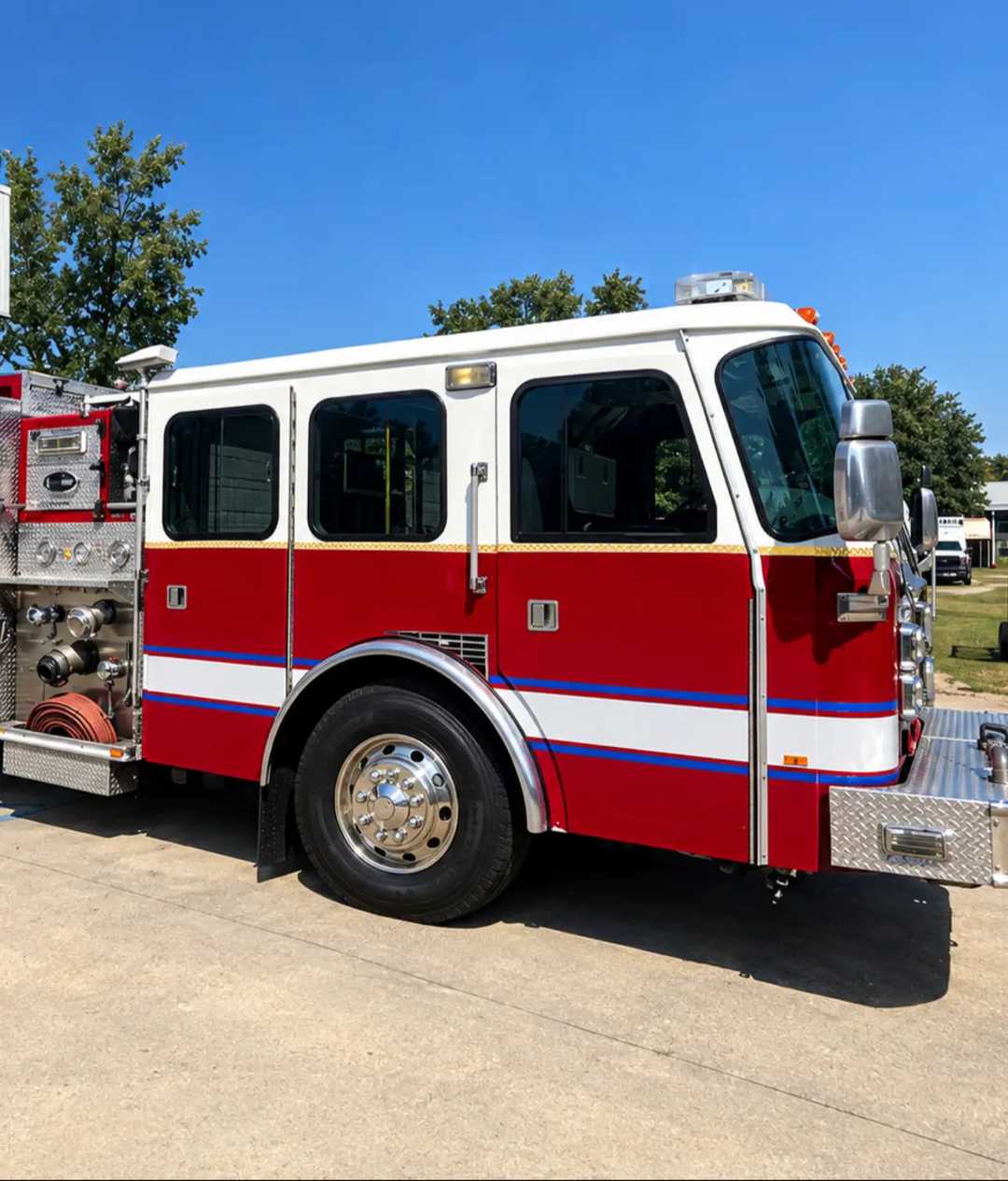 2002 E-One Typhoon Pumper